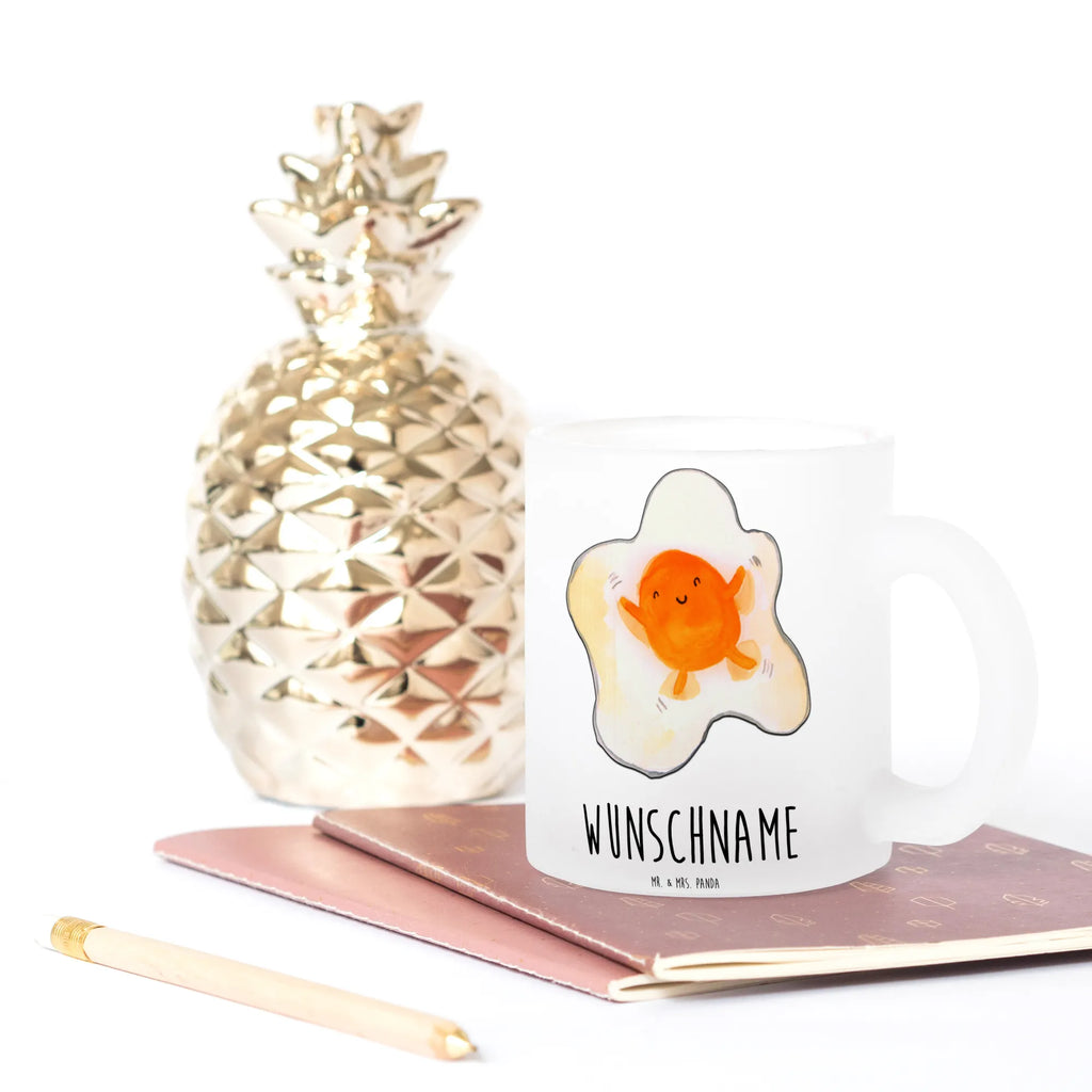 Personalisierte Teetasse Spiegelei Ei Teetasse Mit Namen, Teetasse Mit Initialen, Teetasse Personalisiert, Vintage Teetasse Mit Gravur, Teetasse Mit Gravur, Personalisierte Teetasse, Teetasse Modern Personalisiert, Teegläser, Teetasse Bedruckt Mit Wunschtext, Teetasse Für Frauen Mit Spruch, Kleine Teetasse Mit Wunschtext, Teetasse Für Männer Mit Namen, Lustige Teetasse Mit Namen, Teetasse Für Kinder Mit Wunschtext, Teetasse aus Glas, Firmengeschenk mit Wunschtext, Glas Teetasse Personalisiert, Teetasse Geschenk Personalisiert, Tasse Für Tee Mit Wunschtext, Teetasse Mit Tiermotiv Und Wunschtext, Keramiktasse Mit Namen, Nachhaltige Teetasse Mit Wunschtext, Mikrowellengeeignete Teetasse Mit Namen, Teetasse Mit Wunschtext, Teetasse Selbst Gestalten, Teetasse Groß Mit Namen, Emailletasse Mit Wunschtext, Tasse Für Tee Mit Namen, Porzellantasse Mit Gravur, Teetasse Mit Liebevollem Text, Lieblings Teetasse Mit Wunschtext, Glas Teebecher, Spülmaschinenfeste Teetasse Mit Text, Design Teetasse Mit Gravur, Teetasse Mit Henkel Und Text, Werbegeschenk mit Firmennamen, Lustige Sprüche, Tiere, Tiermotive, Gute Laune, Liebe, Ei, Glücklich, Schön, Spiegelei, Tag