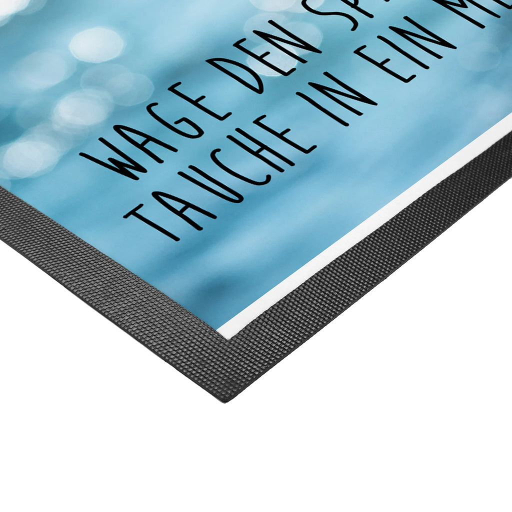 Fußmatte Orca Fussmatten, Fußmatte outdoor, Eingangsteppich, Fußabstreifer, Fußmatten, Türvorleger, Schmutzfangteppich, Fußabtreter, Schmutzfangmatte, Schmutzfänger, Sauberlaufmatte, Gummimatte, Motivfußmatte, Fußmatte außen wetterfest, Fußabstreifer außen, Fußmatte außen, Fußabtreter außen, Matte, Fußmatte waschbar, Türmatte, Schmutzfangmatte waschbar, Vorleger, Fussmatten online, Fußmatte innen, Haustürmatte, Schmutzmatte, Gummi Matte, Meerestiere, Meer, Urlaub, Startup, Neustart, Arbeit, Orcas, Killerwal, Selbstliebe, Möglichkeiten, Büro, Wal, Orca, Motivation