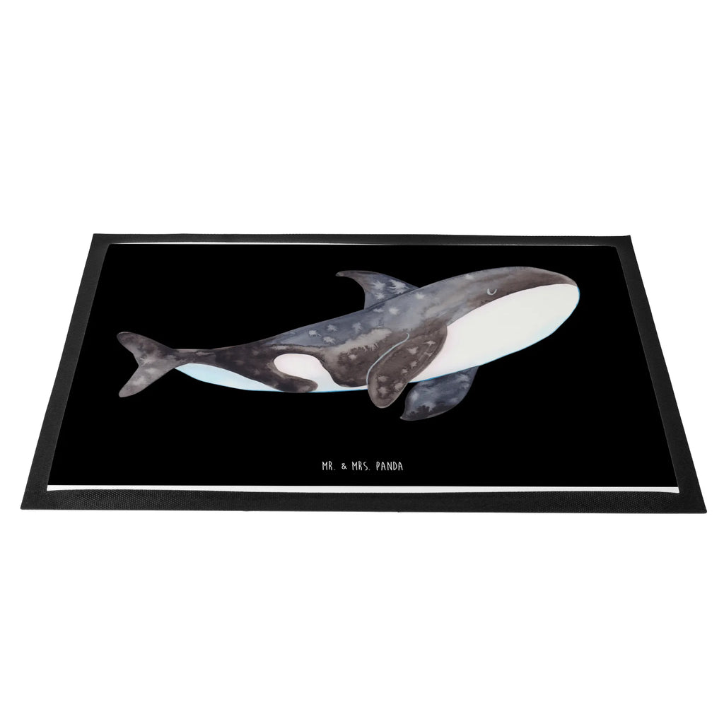 Fußmatte Orca Fussmatten, Fußmatte outdoor, Eingangsteppich, Fußabstreifer, Fußmatten, Türvorleger, Schmutzfangteppich, Fußabtreter, Schmutzfangmatte, Schmutzfänger, Sauberlaufmatte, Gummimatte, Motivfußmatte, Fußmatte außen wetterfest, Fußabstreifer außen, Fußmatte außen, Fußabtreter außen, Matte, Fußmatte waschbar, Türmatte, Schmutzfangmatte waschbar, Vorleger, Fussmatten online, Fußmatte innen, Haustürmatte, Schmutzmatte, Gummi Matte, Meerestiere, Meer, Urlaub, Startup, Neustart, Arbeit, Orcas, Killerwal, Selbstliebe, Möglichkeiten, Büro, Wal, Orca, Motivation