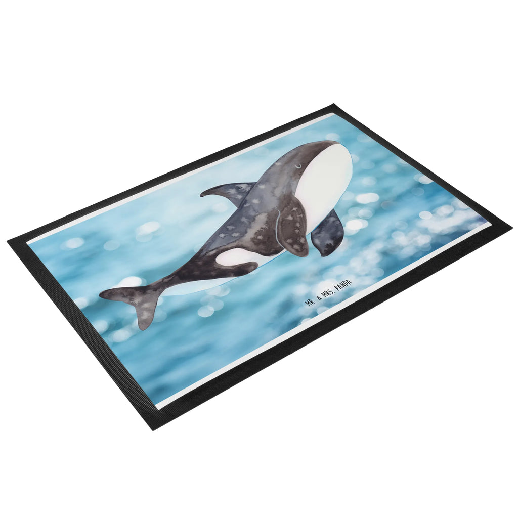 Fußmatte Orca Fussmatten, Fußmatte outdoor, Eingangsteppich, Fußabstreifer, Fußmatten, Türvorleger, Schmutzfangteppich, Fußabtreter, Schmutzfangmatte, Schmutzfänger, Sauberlaufmatte, Gummimatte, Motivfußmatte, Fußmatte außen wetterfest, Fußabstreifer außen, Fußmatte außen, Fußabtreter außen, Matte, Fußmatte waschbar, Türmatte, Schmutzfangmatte waschbar, Vorleger, Fussmatten online, Fußmatte innen, Haustürmatte, Schmutzmatte, Gummi Matte, Meerestiere, Meer, Urlaub, Startup, Neustart, Arbeit, Orcas, Killerwal, Selbstliebe, Möglichkeiten, Büro, Wal, Orca, Motivation