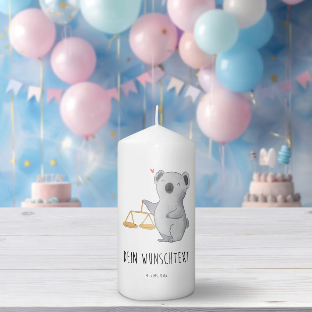 Personalised candle Scale Astrology Kerze Mit Namen, Laternenkerze Mit Namensdruck, Votivkerze Mit Wunschname, Sojawachskerze Mit Namensdruck, Glas-Kerze Mit Wunschname, Trauerkerze Mit Namen, Kerze Für Hochzeit Mit Namensgravur, Schwimmkerze Mit Namen, Gartenkerze Mit Namen, Kommunionkerze Mit Namen, Stumpenkerze Mit Namensgravur, Weihnachtskerze Mit Namensgravur, LED-Kerze Mit Wunschname, Handgemachte Kerze Mit Wunschname, Tafelkerze Mit Wunschname, Grabkerze Mit Namensgravur, Taufekerze Mit Namensgravur, Kerze Mit Prägung Und Wunschname, Andachtskerze Mit Namensgravur, Bio-Kerze Mit Wunschname, Streukerze Mit Namensdruck, Fair-Trade-Kerze Mit Namensgravur, Kerze Mit Spruch Und Namen, Kerze Für Geburtstag Mit Wunschname, Duftkerze Mit Namen, Adventskerze Mit Wunschname, Gastgeschenk Kerze Mit Namen, Stearinkerze Mit Gravur, Bienenwachskerze Mit Wunschname, Metall-Kerze Mit Namensgravur, Outdoor-Kerze Mit Namensgravur, Handgegossene Kerze Mit Namen, Teelicht Mit Namensdruck, Personalisierte Kerze, Kerzen-Set Mit Namensgravur, Tischkerze Mit Namensdruck, Firmungskerze Mit Wunschname, Stabkerze Mit Gravur, Blockkerze Mit Namensdruck, Gedenkkerze Mit Namen, Osterkerze Mit Namen, Holz-Kerze Mit Namen, Sternzeichen, Tierkreiszeichen, Horoskop, Astrologie, Aszendent, Geschenk, Waage, Geburtstagsgeschenk, Geschenk Zum Geburtstag