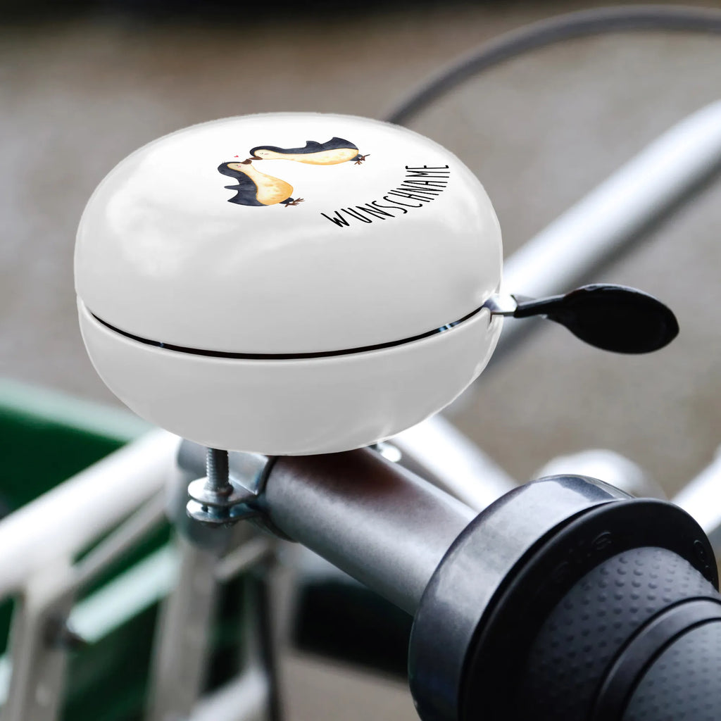 Personalisierte Fahrradklingel Pinguin Liebe Fahrradklingel Geschenk Personalisiert, Fahrradklingel Selbst Gestalten, Fahrradklingel Mit Liebevoller Botschaft, Fahrradglocke Mit Gravur, Fahrradklingel Für Mädchen Mit Namen, Fahrradklingel Mit Personalisierung, Fahrradklingel Für Jungen Mit Wunschtext, Fahrradklingel Einfach Montierbar Mit Wunschtext, Bunte Fahrradklingel Personalisiert, Personalisierte Fahrradklingel, Fahrradklingel Mit Namen, Fahrradklingel Personalisiert Mit Namen, Lustige Fahrradklingel Mit Wunschtext, Fahrradklingel Für E-Bike Mit Gravur, Fahrradklingel Für Roller Mit Wunschtext, Fahrradklingel Für Damen Personalisiert, Fahrradklingel Individuell Gestalten, Fahrradklingel Für Herren Mit Gravur, Fahrradklingel Mit Gravur, Fahrradklingel Mit Eigener Botschaft, Fahrradklingel Mit Wunschdesign, Fahrradklingel Für Kinder Mit Namen, Fahrradklingel Mit Text, Fahrradklingel Für Citybike Mit Namen, Fahrradklingel Mit Initialen, Fahrradklingel Mit Spruch Und Name, Klassische Fahrradklingel Mit Namen, Runde Fahrradklingel Mit Wunschtext, Fahrradklingel Mit Wunschtext, Fahrradklingel Modern Mit Gravur, Liebe, Partner, Freund, Freundin, Ehemann, Ehefrau, Heiraten, Verlobung, Heiratsantrag, Liebesgeschenk, Jahrestag, Hocheitstag, Paar, Pinguin, Geschenk Freundin, Pinguinpaar, Geschenkidee, Geschenk Hochzeitstag, Hochzeitstag, Pärchen. Liebespaar, Liebesspruch, Pinguin Paar, Liebesbeweis, Verlobte, Verlobter, Love, Pinguin Liebe, Gastgeschenk, Geschenk Freund, Pinguine, Hochzeit