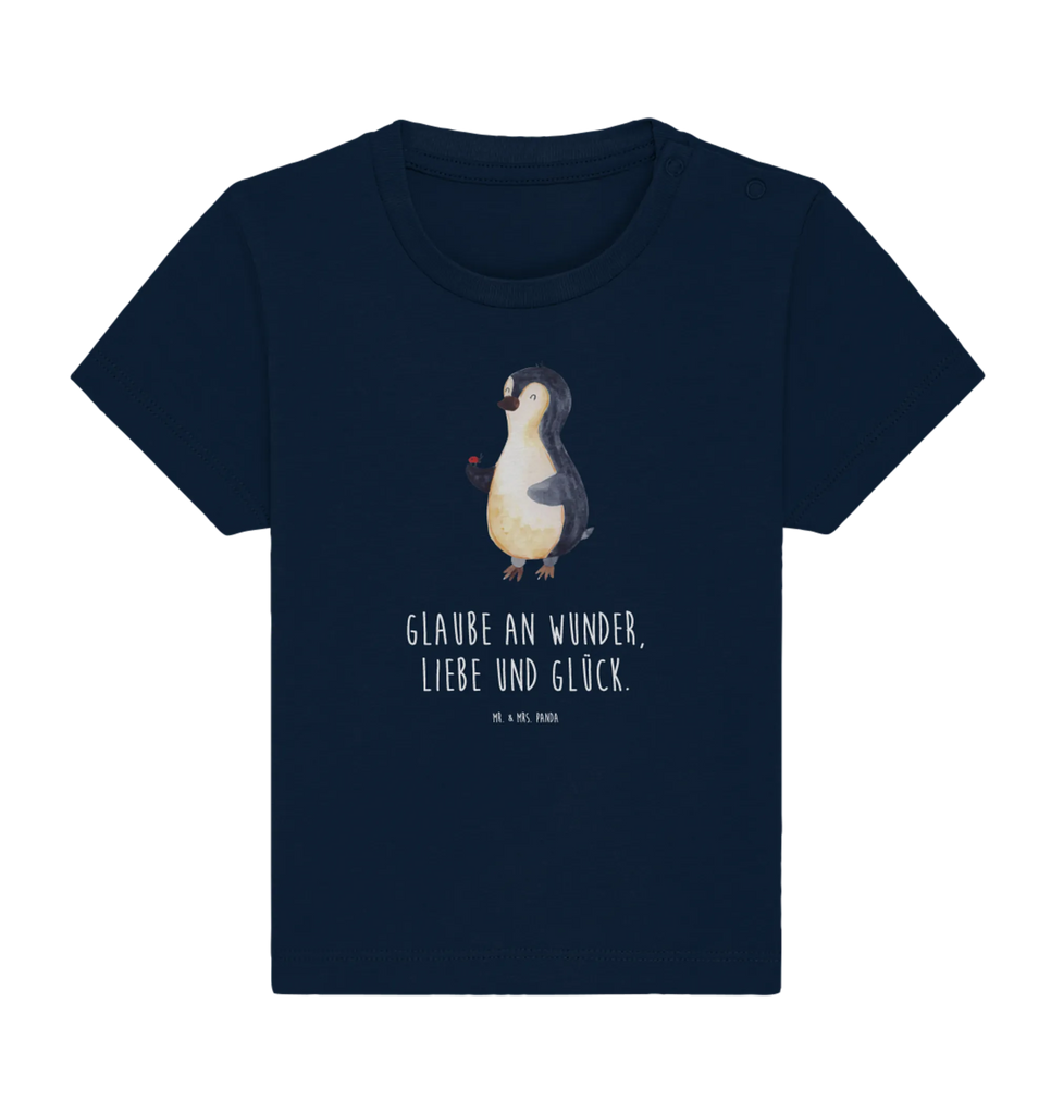 Organic Baby Shirt Pinguin Marienkäfer Baby Shirt Bunt, Baby Shirt Mit Spruch, Baby Shirt Klassisch, Baby Shirt Mädchen, Baby Oberteil, Baby Shirt Gestreift, Baby Shirt Pastell, Baby Shirt Mit Motiv, Baby Langarmshirt, Baby Shirt Alltag, Baby Shirt Zur Geburt, Baby Shirt Unisex, Baby Sweatshirt, Baby Shirt Grau, Baby Top, Baby Pullover, Baby Kurzarmshirt, Baby Shirt Junge, Baby Shirt Weiß, Baby Shirt, Baby Shirt Erstausstattung, Baby Bio Shirt, Baby Baumwollshirt, Baby Hemd, Baby T-Shirt, Baby Shirt Neutral, Baby Jerseyshirt, Baby Shirt Modern, Süßes Baby Shirt, Baby Shirt Mit Aufdruck, Baby Shirt Geschenk, Lustiges Baby Shirt, Pinguin, Marienkäfer, Wunder, Glück, Lebensfreude, Pinguine, Freude, Liebe