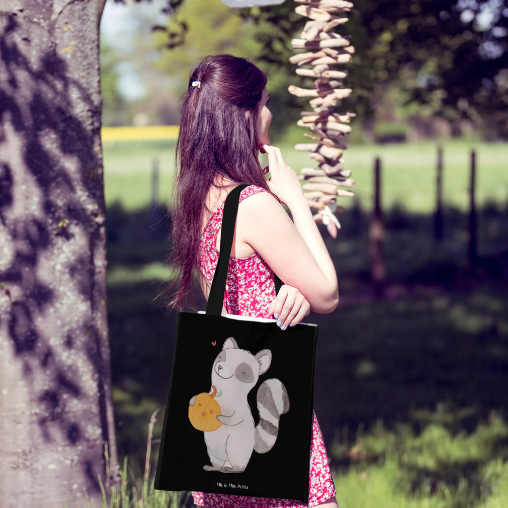 Tote bag Raccoon Pumpkin Einkaufstüte, Einkaufsbeutel, Stoffbeutel, Tragetasche, Baumwoll-Shopper, freizeitbeutel, festivaltasche, schultertasche baumwolle, Unitasche, studententasche, umhängetasche baumwolle, Henkeltasche, festival tasche, umhängebeutel, textilbeutel, Tote Bag, Baumwoll-Tragetasche, Shopper, tragetasche baumwolle, schulterbeutel, einkaufsshopper, Alltagstasche, Baumwolltasche, Freizeittasche, Jutebeutel, Tüte, Einkaufstasche, Tasche, henkeltasche baumwolle, beutel baumwolle, Stofftasche, Jutetasche, Umhängetasche, dokumententasche, Büchertasche, Uni Tasche, tasche baumwolle, stofftasche baumwolle, textiltasche, Beutel, baumwoll shopper, Schultasche, Baumwollbeutel, Laptoptasche, universaltasche, Strandtasche, Schultertasche, campus tasche, Schulbeutel, tragbeutel, Stoff-Tragetasche, totebag, canvas tasche, einkaufstasche baumwolle, Shopping Tasche, stoff shopper, Halloween, Martinssingen, Dekoration, Deko, Schenken, Geschenke, Trick Or Treat, Halloween Deko, Waschbär, Süßes Sonst Gibt's Saures, Kürbis