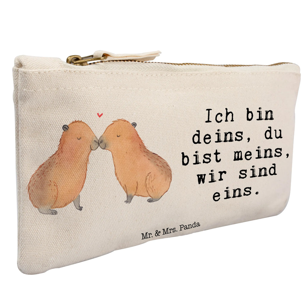 Make-up bag Capybara love Reise-Kosmetiktasche, Schminktasche Leder, Schminktasche Reise, Schminktasche Tiermotiv, Schminkbeutel, Kosmetiktasche, Stifteaufbewahrung, Schminktasche Für Mädchen, Make-Up Tasche, Kosmetiktasche Organizer, Schminktasche Für Teenager, Schminktasche Für Unterwegs, Aufbewahrung für Schminke, Schminktasche Nachhaltig, Kosmetiktasche Damen, Schminktasche Klein, Schminktasche Transparent, Schminktasche Zum Aufhängen, Schminktasche Mit Fächern, Schminktasche Groß, Kulturbeutel Damen, Schminktasche Minimalistisch, Schminktasche Wasserdicht, Schminktasche, Schminktasche Mit Muster, Schminktäschchen, Schminktasche Mit Reißverschluss, Kosmetiktasche Für Handtasche, Schminktasche Geschenk, Schminktasche Modern, Schminktasche für Unterwegs, Kosmetiktasche Mit Spiegel, Kosmetiktasche Zum Mitnehmen, Schminktasche Blumen, Schminktasche Stoff, Tiermotive, Gute Laune, lustige Sprüche, Tiere, Liebesspruch, Paar, Ehejubiläum, Jahrestag, verliebt, Geschenkidee, Romantisches Geschenk, Tierliebe, Capybara, Liebesbeweis, Liebe, Kuschel Capybaras, Beziehung, Herzlich, Verschmolzen, Valentinstag, Du bist meins, Ich bin deins, Partnertiere, Handgezeichnet
