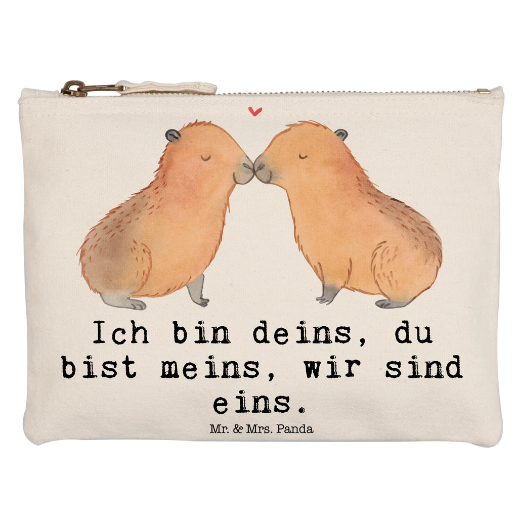 Make-up bag Capybara love Reise-Kosmetiktasche, Schminktasche Leder, Schminktasche Reise, Schminktasche Tiermotiv, Schminkbeutel, Kosmetiktasche, Stifteaufbewahrung, Schminktasche Für Mädchen, Make-Up Tasche, Kosmetiktasche Organizer, Schminktasche Für Teenager, Schminktasche Für Unterwegs, Aufbewahrung für Schminke, Schminktasche Nachhaltig, Kosmetiktasche Damen, Schminktasche Klein, Schminktasche Transparent, Schminktasche Zum Aufhängen, Schminktasche Mit Fächern, Schminktasche Groß, Kulturbeutel Damen, Schminktasche Minimalistisch, Schminktasche Wasserdicht, Schminktasche, Schminktasche Mit Muster, Schminktäschchen, Schminktasche Mit Reißverschluss, Kosmetiktasche Für Handtasche, Schminktasche Geschenk, Schminktasche Modern, Schminktasche für Unterwegs, Kosmetiktasche Mit Spiegel, Kosmetiktasche Zum Mitnehmen, Schminktasche Blumen, Schminktasche Stoff, Tiermotive, Gute Laune, lustige Sprüche, Tiere, Liebesspruch, Paar, Ehejubiläum, Jahrestag, verliebt, Geschenkidee, Romantisches Geschenk, Tierliebe, Capybara, Liebesbeweis, Liebe, Kuschel Capybaras, Beziehung, Herzlich, Verschmolzen, Valentinstag, Du bist meins, Ich bin deins, Partnertiere, Handgezeichnet