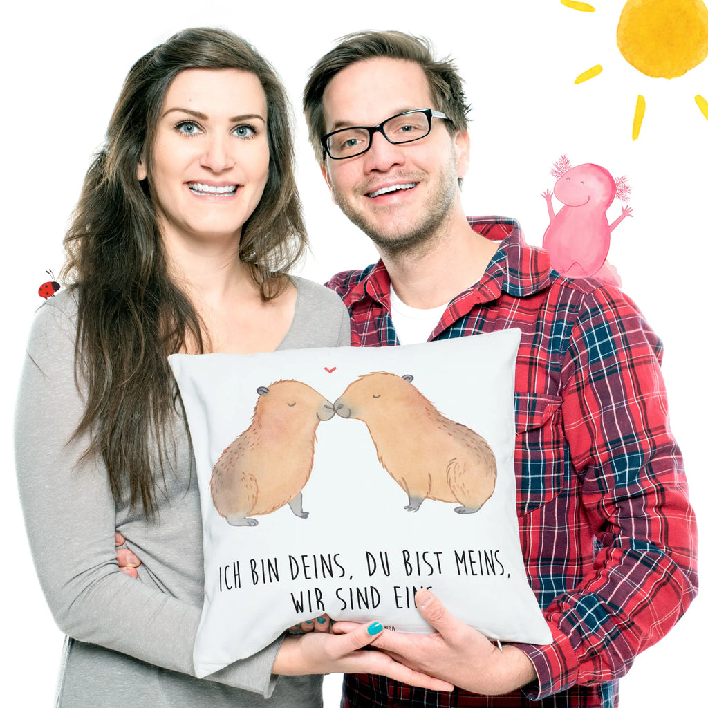 Cushion Capybara love sofa kissen, microfaser dekokissen, Kissen, Dekokissen, Sofakissen, kissen für sofa, kissen für couch, Kopfkissen, Polsterkissen, zier kissen, couchkissen 40x40, Mikrofaser Kissen, Kuschelkissen, 40x40 kissen, Motivkissen, microfaser sofakissen, Dekokissen Sofa, Dekokissen 40x40, kuschelkissen 40x40, wurfkissen, kissen mikrofaser, kissen 40 x 40, deko kissen, wohnzimmer kissen, microfaser kopfkissen, Couchkissen, couch kissen, Sofakissen 40x40, kuschel kissen, zierkissen 40x40, microfaser zierkissen, Kissen 40x40, 40 X 40 Kissen, Zierkissen, Kopfkissen 40x40, Lustige Sprüche, Tiere, Tiermotive, Gute Laune, Valentinstag, Handgezeichnet, Beziehung, Geschenkidee, Partnertiere, Verliebt, Tierliebe, Du Bist Meins, Ich Bin Deins, Ehejubiläum, Liebesbeweis, Kuschel Capybaras, Herzlich, Liebesspruch, Liebe, Verschmolzen, Paar, Jahrestag, Capybara, Romantisches Geschenk