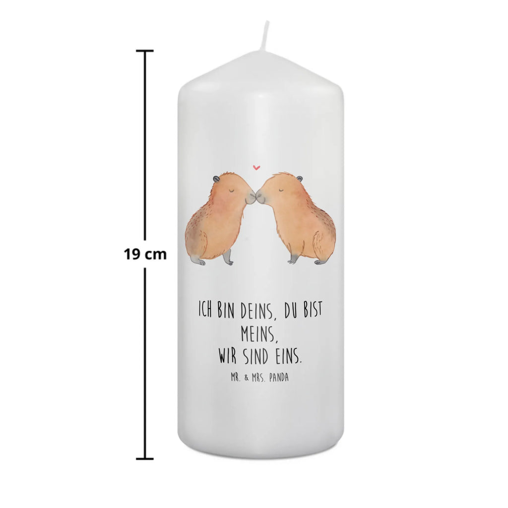 Kerze Capybara Liebe Kerze, Taufkerze, Kommunionskerze, Geburtstagskerze, Geschenk Kerze, Taufgeschenk Kerze, Kerze mit Druck, Besondere Kerze, Geschenkidee Kerze, Kerze für Kommunion, Geburtstag Kerze, Kommunion Kerze, Tiermotive, Gute Laune, lustige Sprüche, Tiere, Capybara, Liebe, verliebt, Paar, Jahrestag, Kuschel Capybaras, Tierliebe, Romantisches Geschenk, Handgezeichnet, Verschmolzen, Geschenkidee, Beziehung, Partnertiere, Ich bin deins, Du bist meins, Liebesspruch, Herzlich, Valentinstag, Ehejubiläum, Liebesbeweis