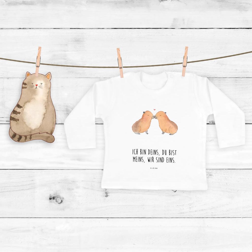 Baby Longsleeve Capybara Liebe Bio, Langarm, Mädchen, Jungen, Baby, Kleidung, Tiermotive, Gute Laune, lustige Sprüche, Tiere, Tierliebe, Beziehung, Du bist meins, Handgezeichnet, verliebt, Liebe, Liebesspruch, Jahrestag, Partnertiere, Geschenkidee, Ehejubiläum, Paar, Liebesbeweis, Valentinstag, Capybara, Ich bin deins, Kuschel Capybaras, Romantisches Geschenk, Verschmolzen, Herzlich