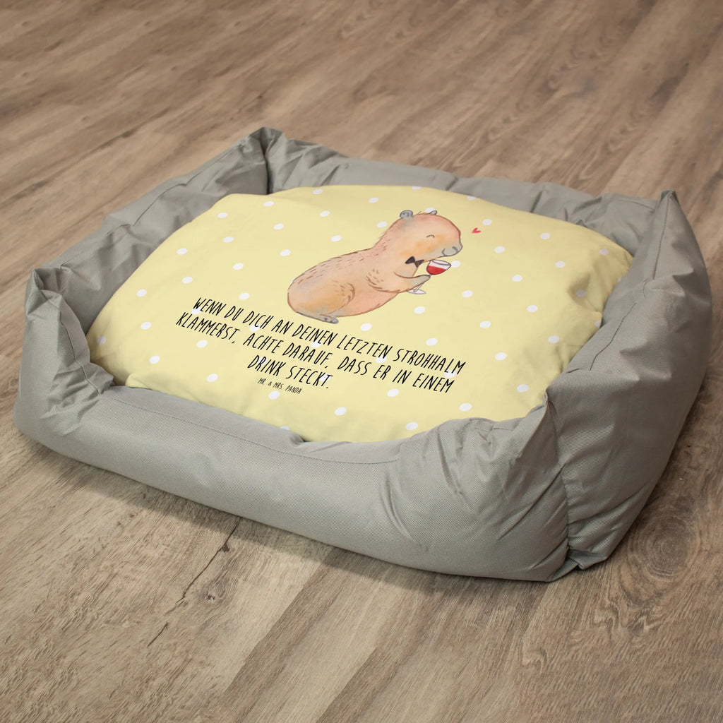 Katzenbett Capybara Wein Tierbett, Kater, Katze, Katzenliege, Körbchen, Katenborb, Katzenbett, Tiermotive, Gute Laune, lustige Sprüche, Tiere, Capybara Weinflasche, Capybara Kunstwerk, Liebe zum Wein Spruch, Capybara Zeichnung, Adrette Tiere, Stilvolles Capybara, Handgezeichnetes Capybara, Panda Handzeichnung, Weintrinkendes Nagetier, Geschenk für Weinkenner, Wein Spaßbild, Heiterer Capybara, Weinliebhaber Geschenk