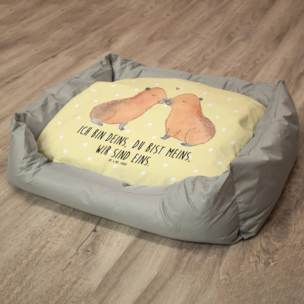 Katzenbett Capybara Liebe Katenborb, Kater, Katze, Körbchen, Katzenliege, Katzenbett, Tierbett, Lustige Sprüche, Tiere, Tiermotive, Gute Laune, Jahrestag, Du Bist Meins, Kuschel Capybaras, Tierliebe, Ich Bin Deins, Partnertiere, Romantisches Geschenk, Ehejubiläum, Verschmolzen, Beziehung, Capybara, Valentinstag, Liebe, Liebesbeweis, Liebesspruch, Geschenkidee, Verliebt, Herzlich, Handgezeichnet, Paar