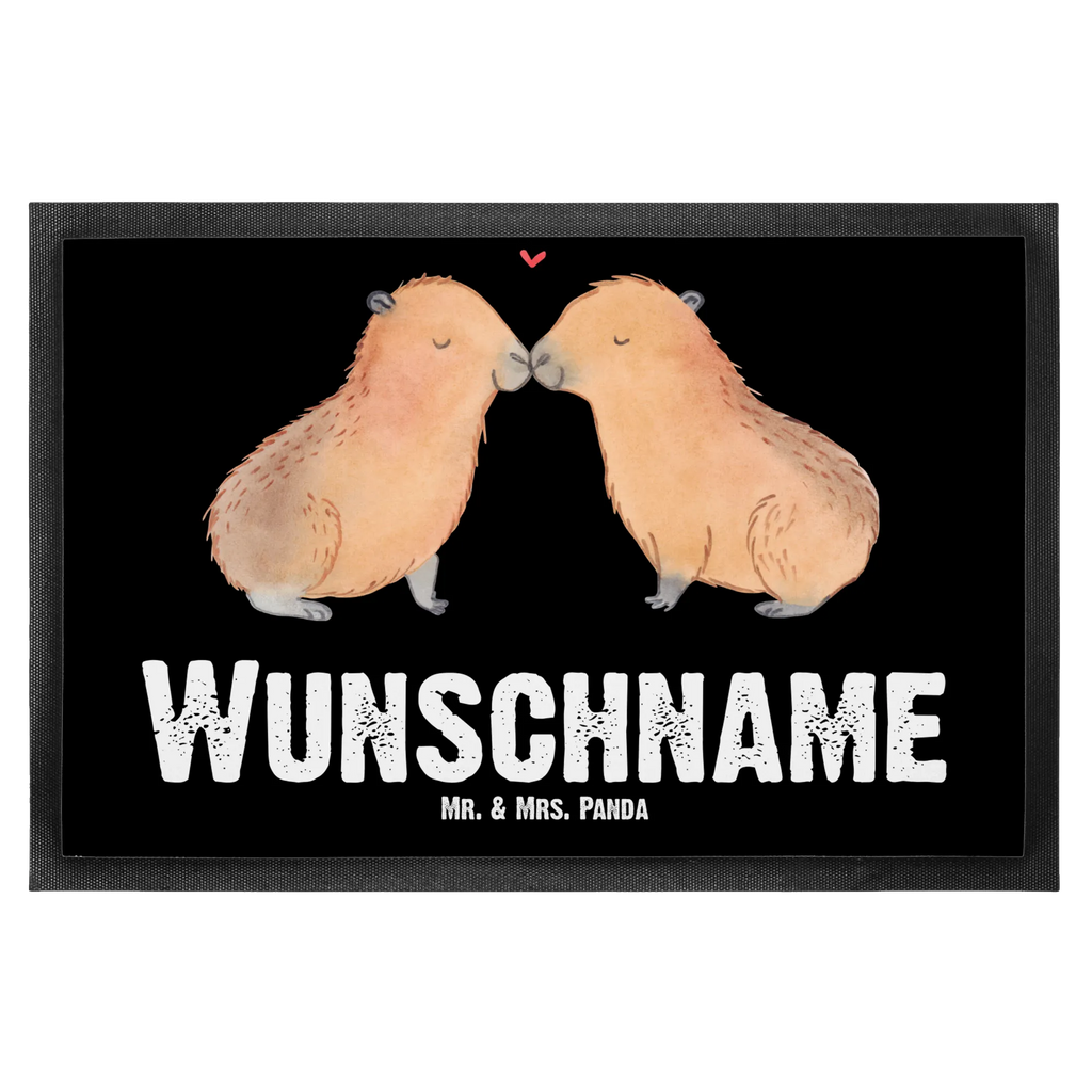 Personalisierte Fußmatte Capybara Liebe Türvorleger mit Namen, Haustürmatte Personalisiert, Wunschnamen, Namensfussmatte, Türvorleger Personalisiert, Fußmatte Bedrucken, Personalisierte Fußmatte, Fußmatte mit Namen, Personalisiert, Personalisierung, Bedrucken, Gute Laune, Tiermotive, Tiere, Lustige Sprüche, Geschenkidee, Ich Bin Deins, Romantisches Geschenk, Liebesspruch, Liebesbeweis, Handgezeichnet, Ehejubiläum, Tierliebe, Verschmolzen, Kuschel Capybaras, Valentinstag, Beziehung, Liebe, Paar, Capybara, Herzlich, Jahrestag, Verliebt, Du Bist Meins, Partnertiere