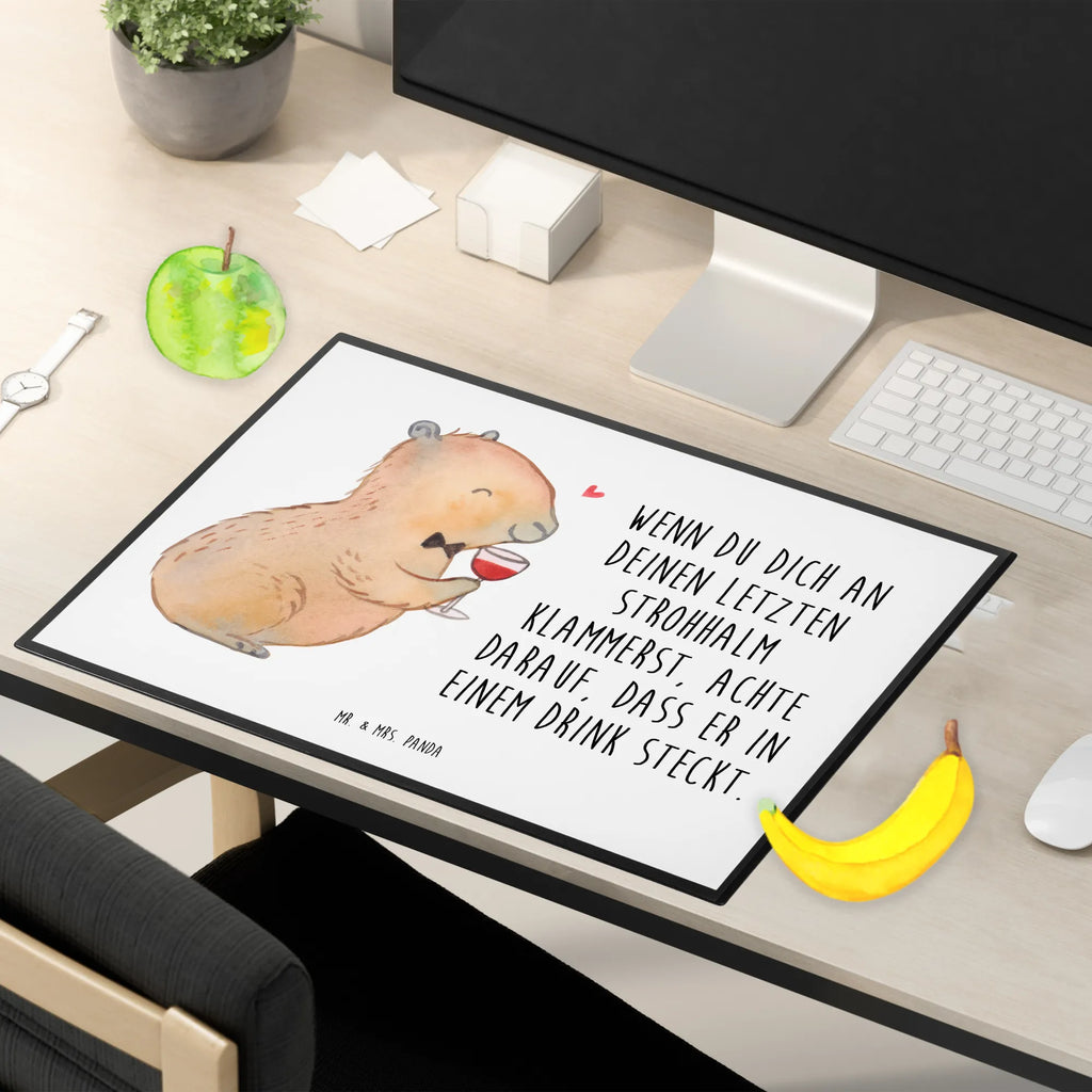 Schreibtischunterlage Capybara Wein Schreibtischauflage, Schreibunterlage, Bürobedarf, Schreibtischunterlage Groß, Büroartikel, Schreibwaren, Schreibtisch Unterlagen, Tiermotive, Gute Laune, lustige Sprüche, Tiere, Capybara Weinflasche, Liebe zum Wein Spruch, Panda Handzeichnung, Capybara Zeichnung, Weintrinkendes Nagetier, Weinliebhaber Geschenk, Capybara Kunstwerk, Adrette Tiere, Geschenk für Weinkenner, Handgezeichnetes Capybara, Wein Spaßbild, Stilvolles Capybara, Heiterer Capybara