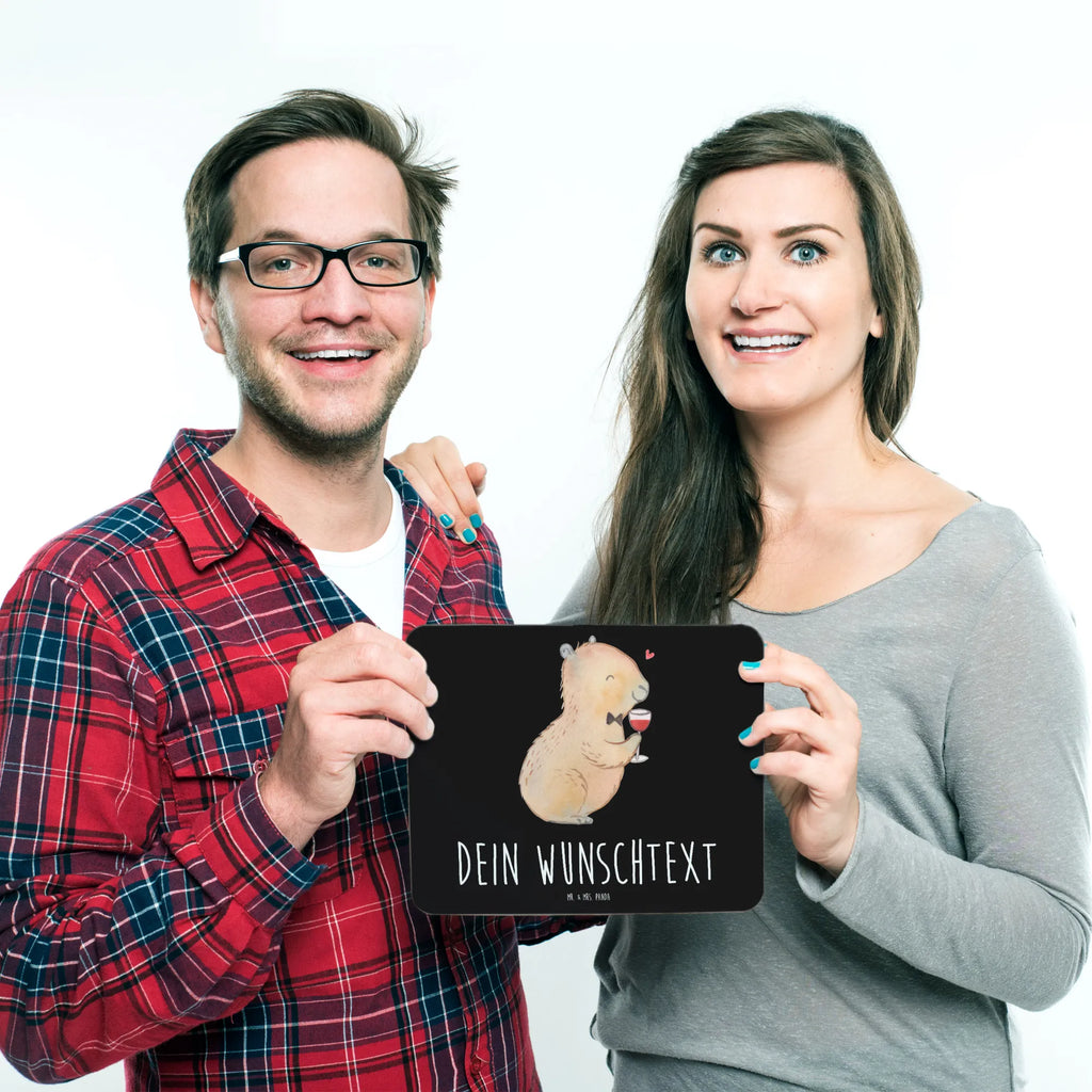 Personalisiertes Mauspad Capybara Wein Mousepad bedrucken, Einzigartiges Mauspad, Selbst bedrucken, Personalisiertes Mauspad, Mauspad bedrucken, selbst bedrucken, Mauspad mit Namen gestalten, Mousepad mit Namen, Mauspad mit Namen, Namensaufdruck, Individuelles Mauspad, Arbeitszimmer Geschenk, Mouse Pad mit Namen, Personalisiertes Mouse Pad, Personalisiertes Mousepad, Büro Geschenk, Tiermotive, Gute Laune, lustige Sprüche, Tiere, Adrette Tiere, Panda Handzeichnung, Heiterer Capybara, Wein Spaßbild, Capybara Kunstwerk, Capybara Zeichnung, Weintrinkendes Nagetier, Liebe zum Wein Spruch, Geschenk für Weinkenner, Handgezeichnetes Capybara, Weinliebhaber Geschenk, Capybara Weinflasche, Stilvolles Capybara