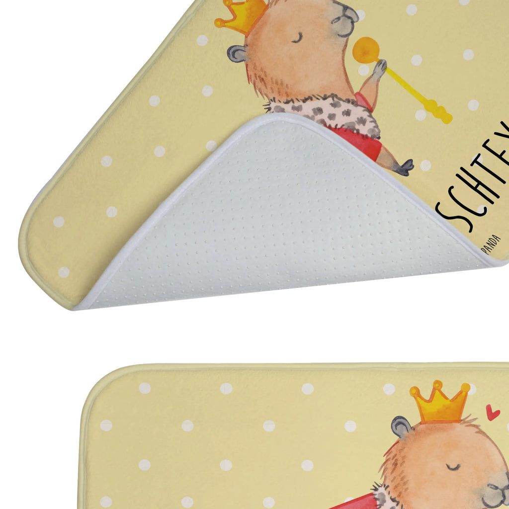 Personalisierte Badematte Capybara König Badvorleger Baumwolle Mit Namen, Personaliserter Badvorleger, Badematte Mit Namen, Badvorleger Mikrofaser Personalisiert, Badvorleger Selbst Gestalten, Badvorleger Mit Initialen, Duschvorleger Mit Namen, Badvorleger Klassisch Mit Wunschtext, Badvorleger Schwarz Mit Wunschtext, Teppich Fürs Bad Mit Namen, Badematte Rutschfest Mit Namen, Badteppich Mit Wunschtext, Badezimmermatte Mit Wunschtext, Badmatte Waschbar Mit Wunschtext, Badvorleger Groß Mit Wunschtext, Badvorleger Mit Gravur, Badvorleger Gäste-WC Personalisiert, Waschbarer Badvorleger Mit Namen, Badgarnitur Mit Wunschtext, Badvorleger Nachhaltig Mit Namen, Badvorleger Mit Namen, Badematten Set Personalisiert, Badezimmerteppich Personalisiert, Badvorleger Mit Wunschtext, Badvorleger Weiß Mit Namen, Badläufer Mit Namen, Rechteckiger Badvorleger Mit Namen, Badvorleger Für Dusche Mit Wunschtext, Webegeschenk mit Firmennamen, Badvorleger Vintage Mit Namen, Badezimmer Matte Mit Namen, Badvorleger Design Mit Gravur, Badvorleger Klein Mit Namen, Werbegeschenk mit Text, Badvorleger Modern Mit Namen, Bad Fußmatte Personalisiert, Saugfähiger Badvorleger Mit Wunschtext, Badvorleger Gemustert Mit Wunschtext, Badvorleger Für Badewanne Mit Namen, Badvorleger Mit Bestickung, Weicher Badvorleger Mit Wunschtext, Runder Badvorleger Personalisiert, Rutschfester Badvorleger Mit Namen, Tiermotive, Gute Laune, lustige Sprüche, Tiere, König, Capybara