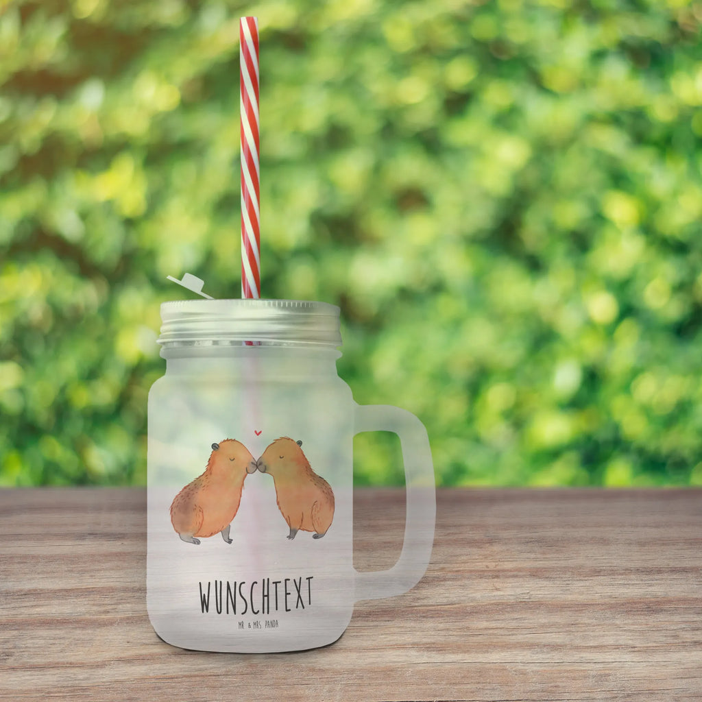Personalisiertes Trinkglas Mason Jar Capybara Liebe Saftglas Mit Gravur, Glas Mit Initialen, Mason Jar Mit Firmenlogo, Glasbecher Mit Gravur, Glas Für Sommergetränke Mit Wunschtext, Getränkeglas Mit Namen, Werbegeschenk Glas Mit Wunschgravur, Trinkglas Im Mason Jar Stil Personalisiert, Mason Jar Für Gartenparty Mit Namen, Glas Mit Persönlicher Botschaft, Mason Jar Für BBQ Personalisiert, Mason Jar Trinkglas Mit Namen, Glas Mit Datum Und Namen, Mason Jar Glas Selbst Gestalten, Glas Für Freunde Mit Namen, Limonadenglas Mit Namen, Geschenkglas Mit Gravur, Cocktailglas Mit Wunschtext, Mason Jar Mit Henkel Und Gravur, Smoothieglas Mit Wunschtext, Glas Mit Schraubdeckel Und Wunschtext, Mason Jar Glas Mit Wunschtext, Handgemachtes Glas Mit Wunschtext, Glas Für Familie Mit Wunschtext, Personalisiertes Mason Jar, Einmachglas Mit Gravur, Mason Jar Glas Für Hochzeit Mit Gravur, Vintage Trinkglas Mit Namen, Glas Mit Strohhalm Und Wunschtext, Glas Im Landhausstil Mit Namen, Glas Mit Liebevollem Text, Tiermotive, Gute Laune, lustige Sprüche, Tiere, Geschenkidee, Beziehung, Tierliebe, Partnertiere, Liebesbeweis, Romantisches Geschenk, Liebesspruch, Verschmolzen, Kuschel Capybaras, verliebt, Du bist meins, Paar, Ich bin deins, Capybara, Liebe, Handgezeichnet, Ehejubiläum, Jahrestag, Valentinstag, Herzlich