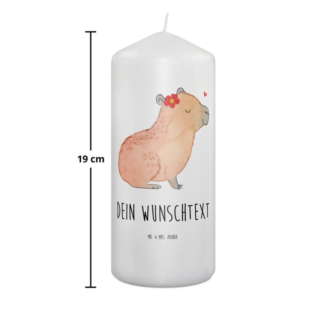Personalisierte Kerze Capybara Blume Stearinkerze Mit Gravur, Gedenkkerze Mit Namen, Sojawachskerze Mit Namensdruck, Schwimmkerze Mit Namen, Trauerkerze Mit Namen, Weihnachtskerze Mit Namensgravur, Andachtskerze Mit Namensgravur, Holz-Kerze Mit Namen, Kerze Für Hochzeit Mit Namensgravur, Kerzen-Set Mit Namensgravur, Streukerze Mit Namensdruck, Kerze Mit Namen, Gastgeschenk Kerze Mit Namen, Glas-Kerze Mit Wunschname, Teelicht Mit Namensdruck, Bienenwachskerze Mit Wunschname, Grabkerze Mit Namensgravur, LED-Kerze Mit Wunschname, Duftkerze Mit Namen, Handgemachte Kerze Mit Wunschname, Personalisierte Kerze, Stabkerze Mit Gravur, Laternenkerze Mit Namensdruck, Fair-Trade-Kerze Mit Namensgravur, Osterkerze Mit Namen, Votivkerze Mit Wunschname, Tafelkerze Mit Wunschname, Taufekerze Mit Namensgravur, Blockkerze Mit Namensdruck, Outdoor-Kerze Mit Namensgravur, Gartenkerze Mit Namen, Metall-Kerze Mit Namensgravur, Kommunionkerze Mit Namen, Tischkerze Mit Namensdruck, Bio-Kerze Mit Wunschname, Stumpenkerze Mit Namensgravur, Kerze Für Geburtstag Mit Wunschname, Adventskerze Mit Wunschname, Firmungskerze Mit Wunschname, Handgegossene Kerze Mit Namen, Kerze Mit Prägung Und Wunschname, Kerze Mit Spruch Und Namen, Tiermotive, Gute Laune, lustige Sprüche, Tiere, Capybara