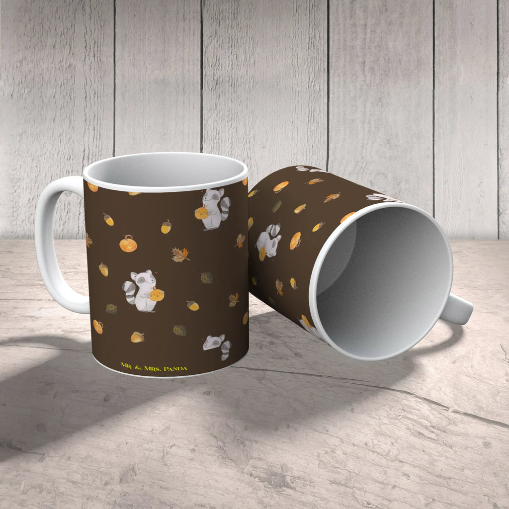Tasse Waschbär Kürbis Muster Bürotasse, Kaffeetasse, Porzellantasse, Teetasse, Tasse mit Motiven, Tasse mit Zitaten, Tasse, Geschenktasse, Keramiktasse, Halloween, Deko, Martinssingen, Dekoration, Geschenke, Schenken, Kürbis, Halloween Deko, Süßes sonst gibt's saures, Waschbär, Trick or Treat