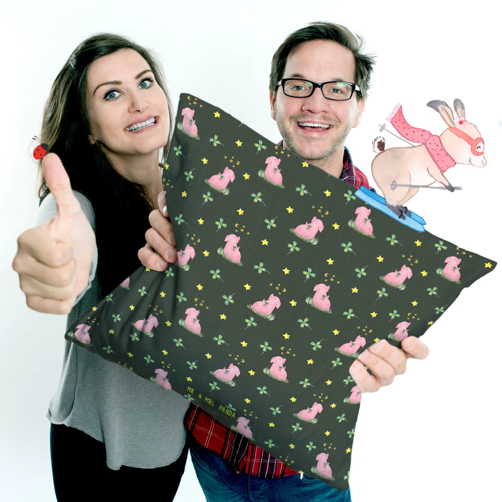 40x40 Kissen Schwein Glück Muster couchkissen 40x40, Zierkissen, Kuschelkissen, zierkissen 40x40, Couchkissen, microfaser dekokissen, Dekokissen, deko kissen, 40 X 40 Kissen, kuschelkissen 40x40, Sofakissen 40x40, wohnzimmer kissen, zier kissen, microfaser kopfkissen, couch kissen, Polsterkissen, Sofakissen, Kopfkissen 40x40, microfaser sofakissen, Kissen 40x40, Dekokissen 40x40, 40x40 kissen, sofa kissen, kissen 40 x 40, Kissen, Dekokissen Sofa, Kopfkissen, Mikrofaser Kissen, kissen für sofa, microfaser zierkissen, kissen für couch, wurfkissen, kissen mikrofaser, kuschel kissen, Motivkissen, Lustige Sprüche, Tiere, Tiermotive, Gute Laune, Schweinchen, Sterne, Motivation, Sernchen, Glücksschwein. Glück, Glücksbringer, Schwein, Ziele, Träume
