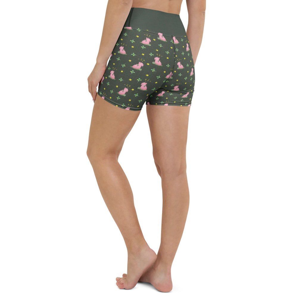 Yoga Shorts Schwein Glück Muster Sportshorts Damen, Sporthose, Sportbekleidung, Yoga Shorts, Yoga Shorts Damen, Yogabekleidung, Sportshorts, Fitnesshose, Yogashorts, Tiermotive, Gute Laune, lustige Sprüche, Tiere, Ziele, Schweinchen, Glücksbringer, Glücksschwein. Glück, Träume, Motivation, Sterne, Sernchen, Schwein