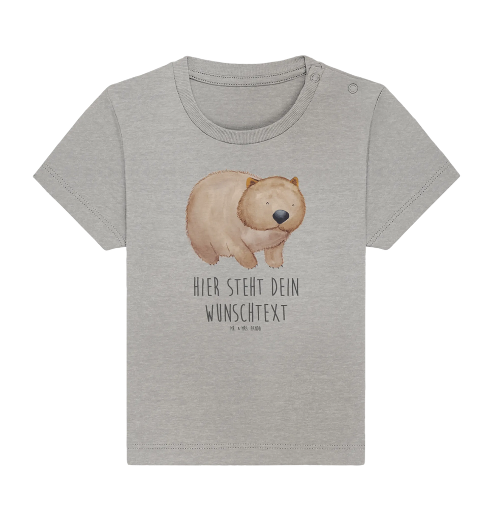 Spersonalizowana koszulka dla niemowląt Wombat Baby Shirt Grau Mit Wunschname, Baby Shirt Unisex Mit Namen, Süßes Baby Shirt Mit Wunschnamen, Baby Jerseyshirt Mit Namen, Baby Hemd Mit Wunschname, Baby Oberteil Mit Namensdruck, Baby Shirt Weiß Mit Namen, Personalisierter Baby-Shirt, Lustiges Baby Shirt Mit Namen, Baby Shirt Mit Motiv Und Wunschname, Baby Langarmshirt Mit Wunschnamen, Baby Shirt Mädchen Mit Wunschname, Baby Shirt Gestreift Mit Namen, Baby Baumwollshirt Mit Wunschnamen, Baby Shirt Geschenk Mit Namen, Klassisches Baby Shirt Mit Wunschname, Baby Shirt Mit Namen, Baby Shirt Zur Geburt Mit Wunschname, Baby Sweatshirt Mit Namen, Baby Shirt Neutral Mit Namensdruck, Baby Shirt Mit Aufdruck Und Namen, Baby Bio Shirt Mit Namen, Baby Shirt Bunt Mit Wunschnamen, Modernes Baby Shirt Mit Namen, Baby Shirt Junge Mit Namen, Baby Shirt Erstausstattung Mit Namen, Baby T-Shirt Mit Wunschnamen, Baby Shirt Alltag Mit Namensdruck, Baby Kurzarmshirt Mit Namen, Baby Top Mit Namen, Baby Pullover Mit Namensgravur, Baby Shirt Pastell Mit Namen, Tiermotive, Lustige Sprüche, Gute Laune, Tiere, Das Leben Ist schön, Wombat, Spruch, Australien, Motivation