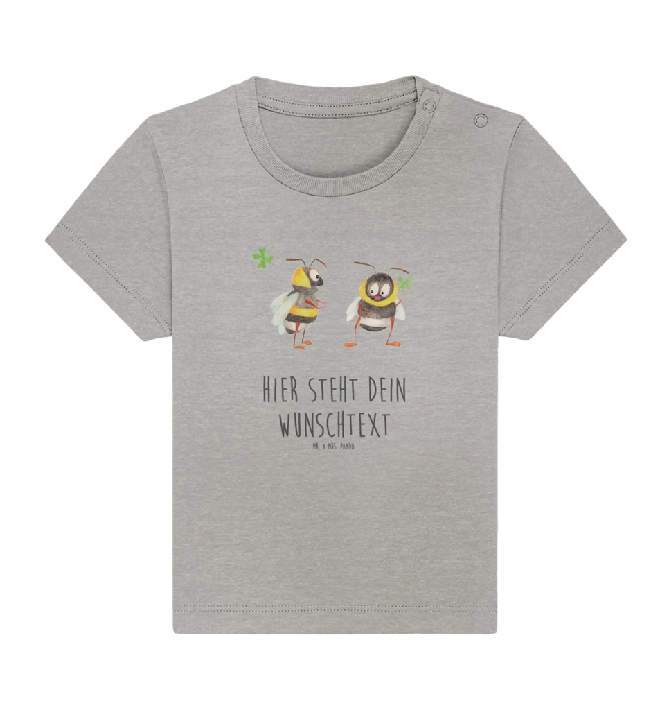Spersonalizowana koszulka dla niemowląt Trzmiele koniczyna Personalisierter Baby-Shirt, Baby Shirt Grau Mit Wunschname, Baby Oberteil Mit Namensdruck, Baby Shirt Zur Geburt Mit Wunschname, Baby Shirt Unisex Mit Namen, Baby Shirt Mädchen Mit Wunschname, Baby Pullover Mit Namensgravur, Klassisches Baby Shirt Mit Wunschname, Baby Baumwollshirt Mit Wunschnamen, Baby Shirt Erstausstattung Mit Namen, Baby Shirt Pastell Mit Namen, Baby Shirt Alltag Mit Namensdruck, Baby Shirt Mit Motiv Und Wunschname, Baby Hemd Mit Wunschname, Baby Langarmshirt Mit Wunschnamen, Baby Shirt Bunt Mit Wunschnamen, Baby Shirt Junge Mit Namen, Baby Shirt Weiß Mit Namen, Baby Kurzarmshirt Mit Namen, Baby Sweatshirt Mit Namen, Lustiges Baby Shirt Mit Namen, Modernes Baby Shirt Mit Namen, Baby Shirt Mit Namen, Baby Bio Shirt Mit Namen, Baby Top Mit Namen, Baby Shirt Geschenk Mit Namen, Baby Shirt Neutral Mit Namensdruck, Baby Shirt Mit Aufdruck Und Namen, Baby T-Shirt Mit Wunschnamen, Süßes Baby Shirt Mit Wunschnamen, Baby Jerseyshirt Mit Namen, Baby Shirt Gestreift Mit Namen, Tiermotive, Lustige Sprüche, Gute Laune, Tiere, glücklich Werden, Hummel, Biene, Biene Deko, glücklich sein, Spruch Positiv, Spruch schön, Spruch Fröhlich