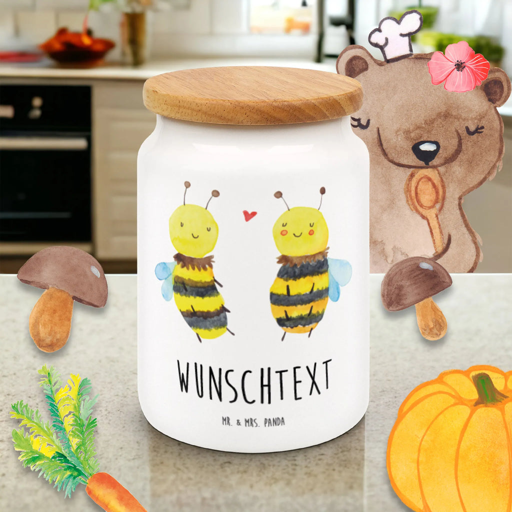 Personalisierte Vorratsdose Biene Verliebt Vorratsdose Mit Aufdruck, Vorratsdose Geschenk Personalisiert, Vorratsdose Mit Eigenem Text, Vorratsdose Mit Namen, Vorratsdose Mit Personalisierung, Vorratsglas Mit Wunschtext, Vorratsdose Personalisiert, Vorratsdose Mit Wunschnamen, Aufbewahrungsdose Mit Namen, Vorratsdose Mit Spruch, Individuelle Vorratsdose, Personaliserte Vorratsdose, Vorratsdose Mit Wunschtext, Vorratsbehälter Mit Gravur, Frischhaltedose Mit Namen, Vorratsdose Mit Gravur, Vorratsdose Küche Personalisiert, Aufbewahrungsdose Personalisiert, Personalisierte Aufbewahrungsdose, Vorratsdose Mit Motiv Und Name, Küchenbox Mit Wunschtext, Werbegeschenk mit Namen, Vorratsdose Mit Wunschdesign, Vorratsdose Mit Etikett, Aufbewahrungsdose Mit Wunschtext, Vorratsdose Selbst Gestalten, Vorratsdose Mit Beschriftung, Biene, Wespe, Hummel