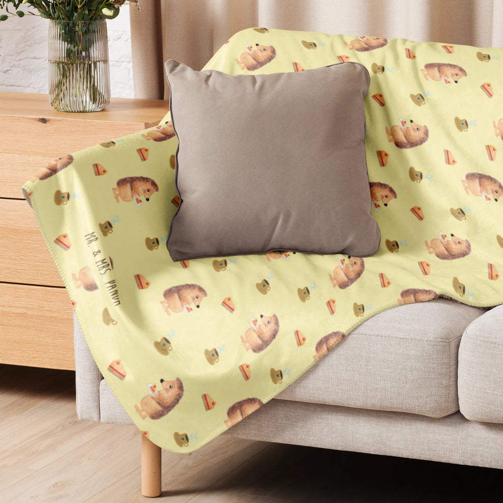 Sherpa Kuscheldecke Igel Kuchenstück Muster Lustige Sprüche, Tiere, Tiermotive, Gute Laune, Kuchen, Geburtstagskuchen, Essen Spruch, Torte, Kuchen Backen, Backen Geschenk, Einladung Party, Igel