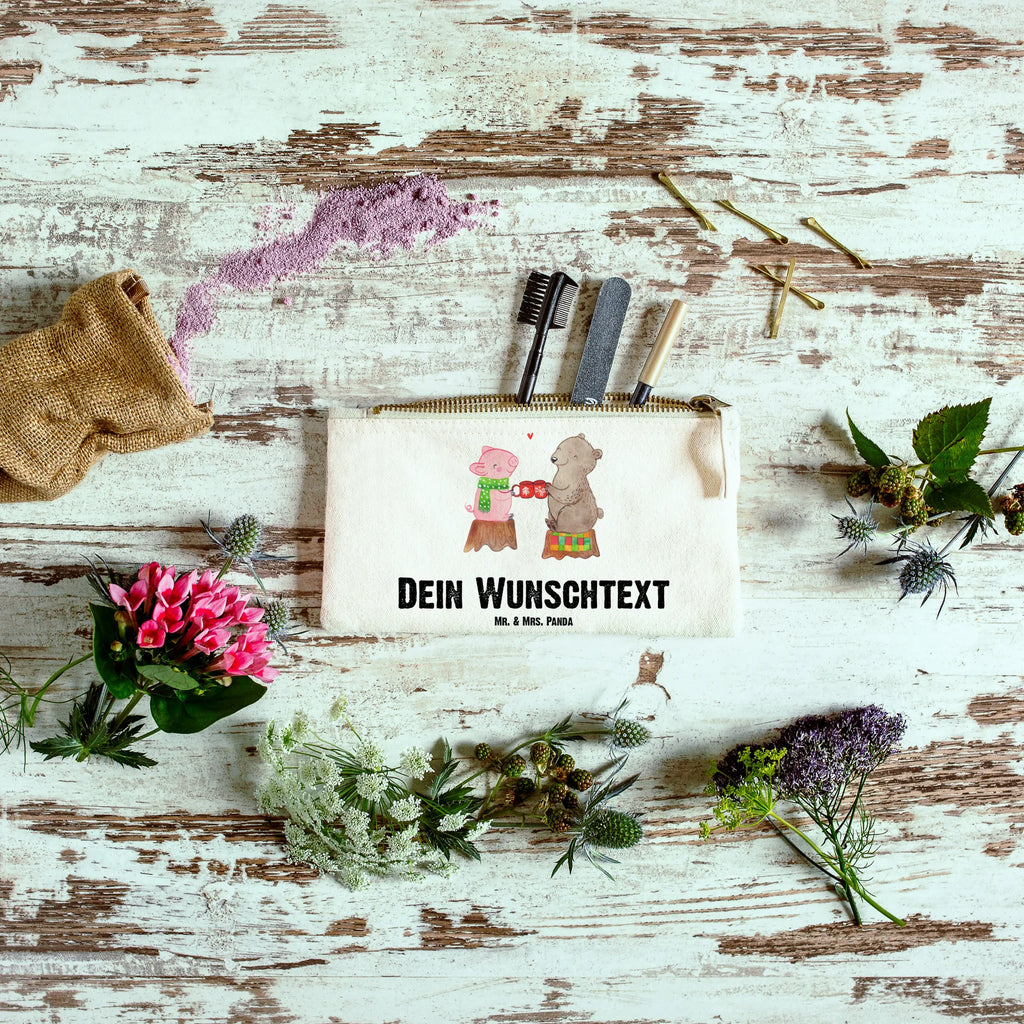 Personalisierte Schminktasche Glühschwein Sause Schminktasche Groß Mit Wunschtext, Make-Up Tasche Mit Name, Schminktasche Mit Reißverschluss Und Namen, Schminktasche Für Teenager Mit Namen, Personalisierte Schminktasche, Schminktasche Mit Wunschtext, Schminktasche Mit Namen, Kosmetiktasche Damen Mit Namen, Kosmetiktasche Organizer Mit Wunschtext, Kosmetiktasche Zum Mitnehmen Mit Namen, Schminktasche Leder Mit Gravur, Stifteaufbewahrung Personalisiert, Schminktasche Zum Aufhängen Mit Name, Schminkbeutel Mit Gravur, Schminktäschchen Mit Initialen, Schminktasche Mit Muster Und Namen, Schminktasche Tiermotiv Mit Namen, Kosmetiktasche Für Handtasche Personalisiert, Kosmetiktasche Personalisiert, Schminktasche Reise Mit Namen, Reise-Kosmetiktasche Mit Name, Schminktasche Nachhaltig Mit Wunschtext, Schminktasche Blumen Mit Initialen, Aufbewahrung Für Schminke Mit Namen, Stiftetasche mit Wunschtext, Schminktasche Für Unterwegs Mit Wunschtext, Kulturbeutel Damen Personalisiert, Schminktasche Geschenk Personalisiert, Schminktasche Mit Fächern Personalisiert, Schminktasche Stoff Mit Namen, Schminktasche Für Unterwegs Mit Personalisierung, Schminktasche Klein Personalisiert, Schminktasche Für Mädchen Mit Wunschtext, Winter, Weihnachten, Weihnachtsdeko, Nikolaus, Advent, Heiligabend, Wintermotiv, Prost, Schwein, Weihnachtszeit, Alles Gute, Bär