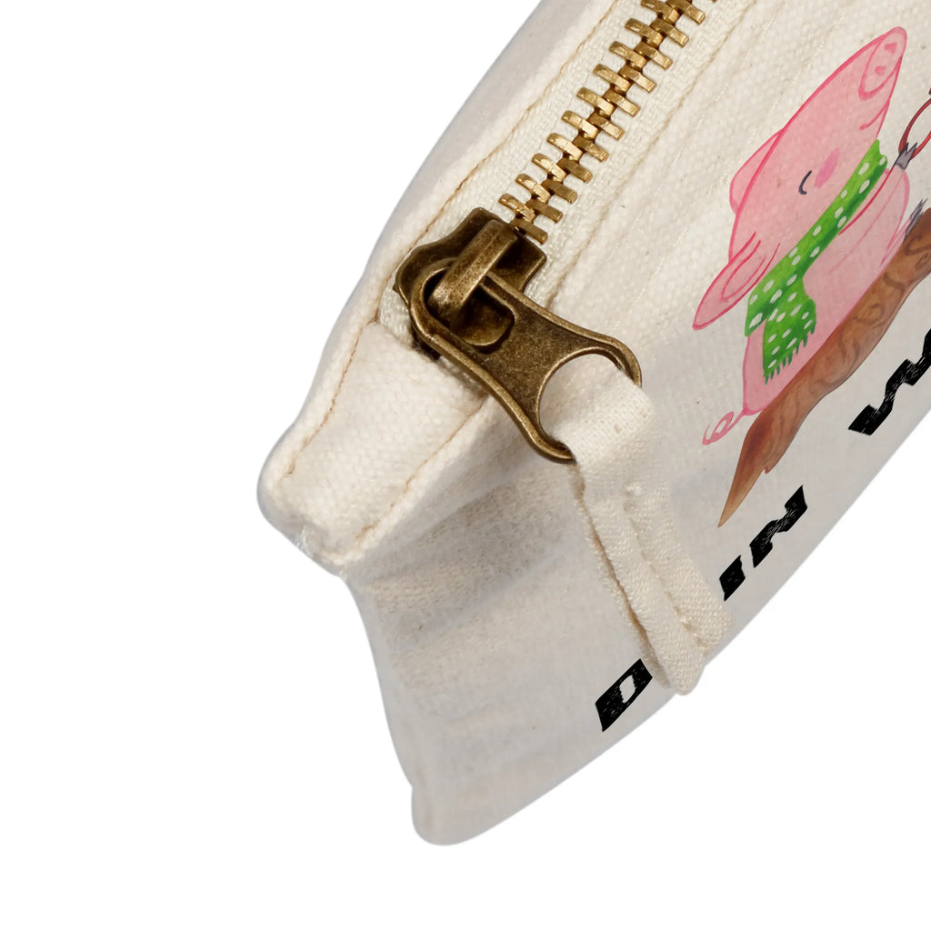 Personalisierte Schminktasche Glühschwein Sause Schminktasche Groß Mit Wunschtext, Make-Up Tasche Mit Name, Schminktasche Mit Reißverschluss Und Namen, Schminktasche Für Teenager Mit Namen, Personalisierte Schminktasche, Schminktasche Mit Wunschtext, Schminktasche Mit Namen, Kosmetiktasche Damen Mit Namen, Kosmetiktasche Organizer Mit Wunschtext, Kosmetiktasche Zum Mitnehmen Mit Namen, Schminktasche Leder Mit Gravur, Stifteaufbewahrung Personalisiert, Schminktasche Zum Aufhängen Mit Name, Schminkbeutel Mit Gravur, Schminktäschchen Mit Initialen, Schminktasche Mit Muster Und Namen, Schminktasche Tiermotiv Mit Namen, Kosmetiktasche Für Handtasche Personalisiert, Kosmetiktasche Personalisiert, Schminktasche Reise Mit Namen, Reise-Kosmetiktasche Mit Name, Schminktasche Nachhaltig Mit Wunschtext, Schminktasche Blumen Mit Initialen, Aufbewahrung Für Schminke Mit Namen, Stiftetasche mit Wunschtext, Schminktasche Für Unterwegs Mit Wunschtext, Kulturbeutel Damen Personalisiert, Schminktasche Geschenk Personalisiert, Schminktasche Mit Fächern Personalisiert, Schminktasche Stoff Mit Namen, Schminktasche Für Unterwegs Mit Personalisierung, Schminktasche Klein Personalisiert, Schminktasche Für Mädchen Mit Wunschtext, Winter, Weihnachten, Weihnachtsdeko, Nikolaus, Advent, Heiligabend, Wintermotiv, Prost, Schwein, Weihnachtszeit, Alles Gute, Bär