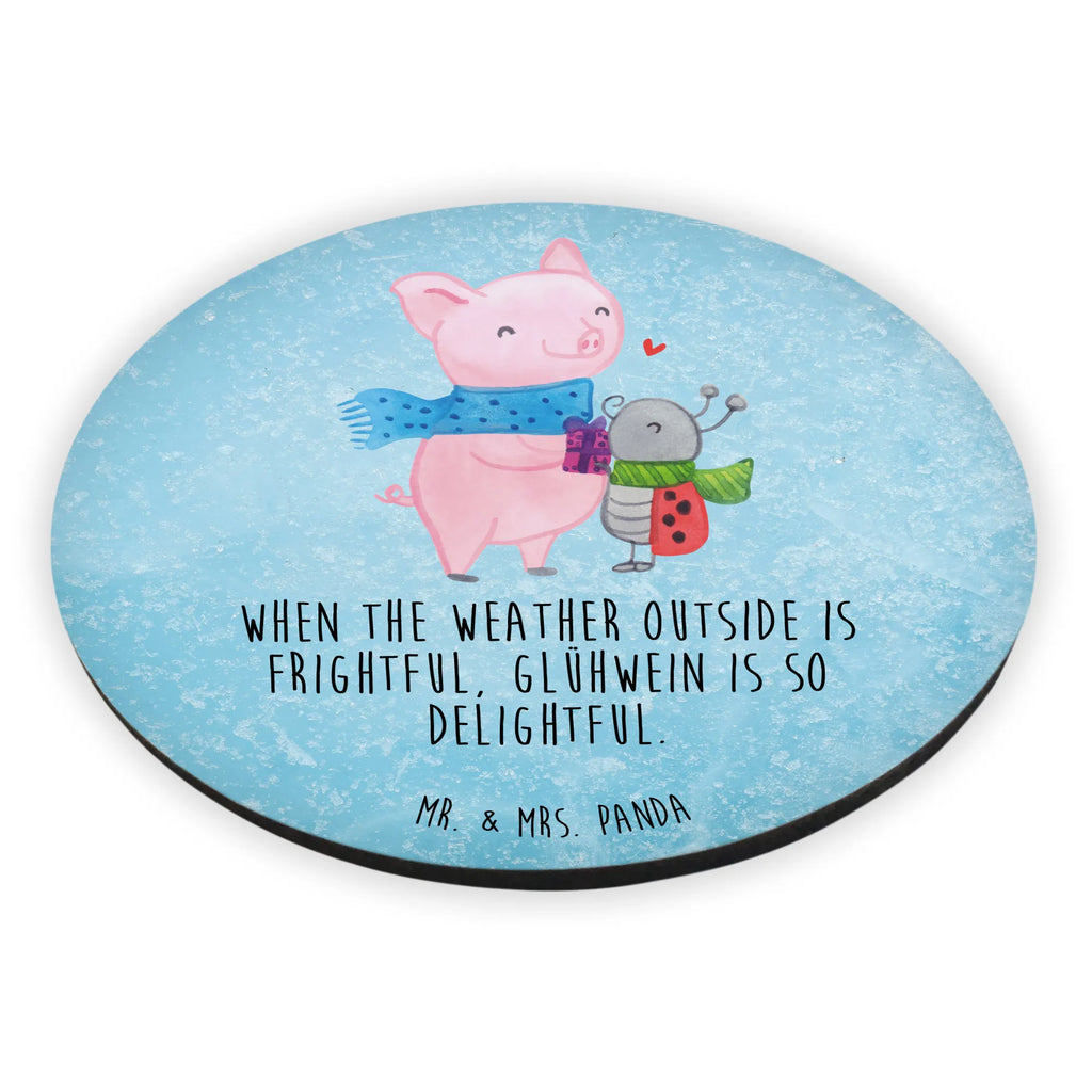 Rund Magnet Glühschwein Smörle Kühlschrankmagnet, Kühlschrank Dekoration, Pinnwandmagnet, Souvenir Magnet, Motivmagnete, Notiz Magnet, Whiteboard Magnet, Dekomagnet, Winter, Weihnachten, Weihnachtsdeko, Nikolaus, Advent, Heiligabend, Wintermotiv, Handgezeichnetes Glühschwein, Kreatives Glühschwein Design, Smörle der stolze Marienkäfer, Romantische Geschenkidee Glühwein, Winterlicher Glühwein Spruch, Glühwein Liebhaber Geschenk, Herzliches Marienkäfer Motiv, Süßer Marienkäfer gibt Geschenk, Glühwein ist köstlich Spruch, Marienkäfer in Winterkleidung