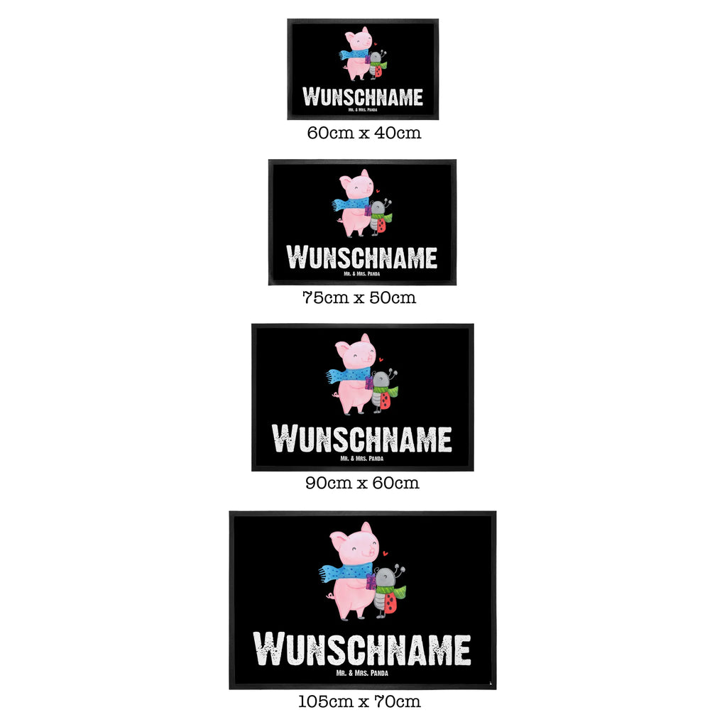 Personalisierte Fußmatte Glühschwein Smörle Personalisierung, Personalisierte Fußmatte, Türvorleger mit Namen, Wunschnamen, Namensfussmatte, Personalisiert, Fußmatte Bedrucken, Türvorleger Personalisiert, Haustürmatte Personalisiert, Bedrucken, Fußmatte mit Namen, Wintermotiv, Heiligabend, Advent, Weihnachten, Nikolaus, Weihnachtsdeko, Winter, Romantische Geschenkidee Glühwein, Süßer Marienkäfer Gibt Geschenk, Glühwein Liebhaber Geschenk, Glühwein Ist Köstlich Spruch, Kreatives Glühschwein Design, Winterlicher Glühwein Spruch, Marienkäfer in Winterkleidung, Herzliches Marienkäfer Motiv, Smörle Der Stolze Marienkäfer, Handgezeichnetes Glühschwein