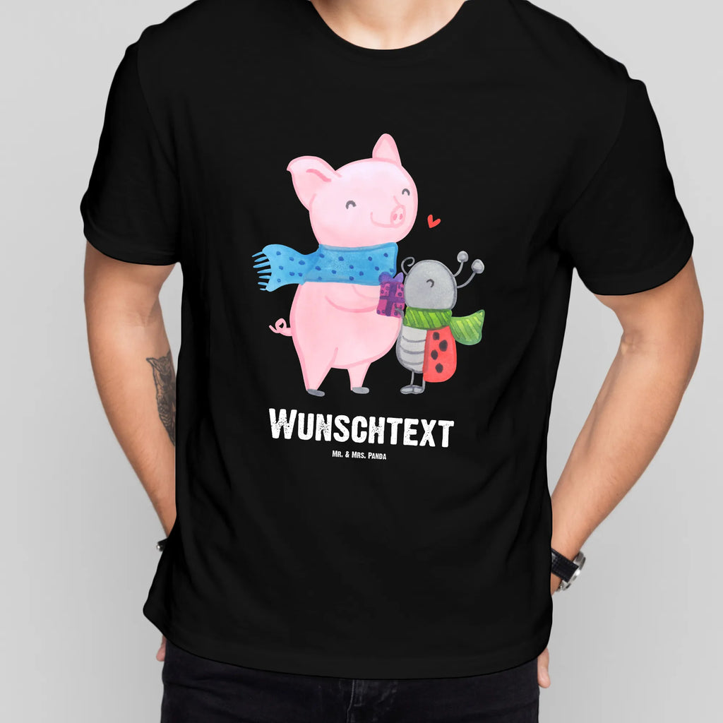 Rozmiar L Personalizowana koszulka Rozgrzana Świnka Smörle T-Shirt mit Aufruck, T-Shirt mit Namen, T-Shirt Personalisiert, Weihnachten, Winter, Weihnachtsdeko, Nikolaus, Advent, Heiligabend, Wintermotiv, Glühwein Liebhaber Geschenk, Marienkäfer in Winterkleidung, Handgezeichnetes Glühschwein, Herzliches Marienkäfer Motiv, Winterlicher Glühwein Spruch, Romantische Geschenkidee Glühwein, Glühwein Ist Köstlich Spruch, Kreatives Glühschwein Design, Süßer Marienkäfer Gibt Geschenk, Smörle Der Stolze Marienkäfer