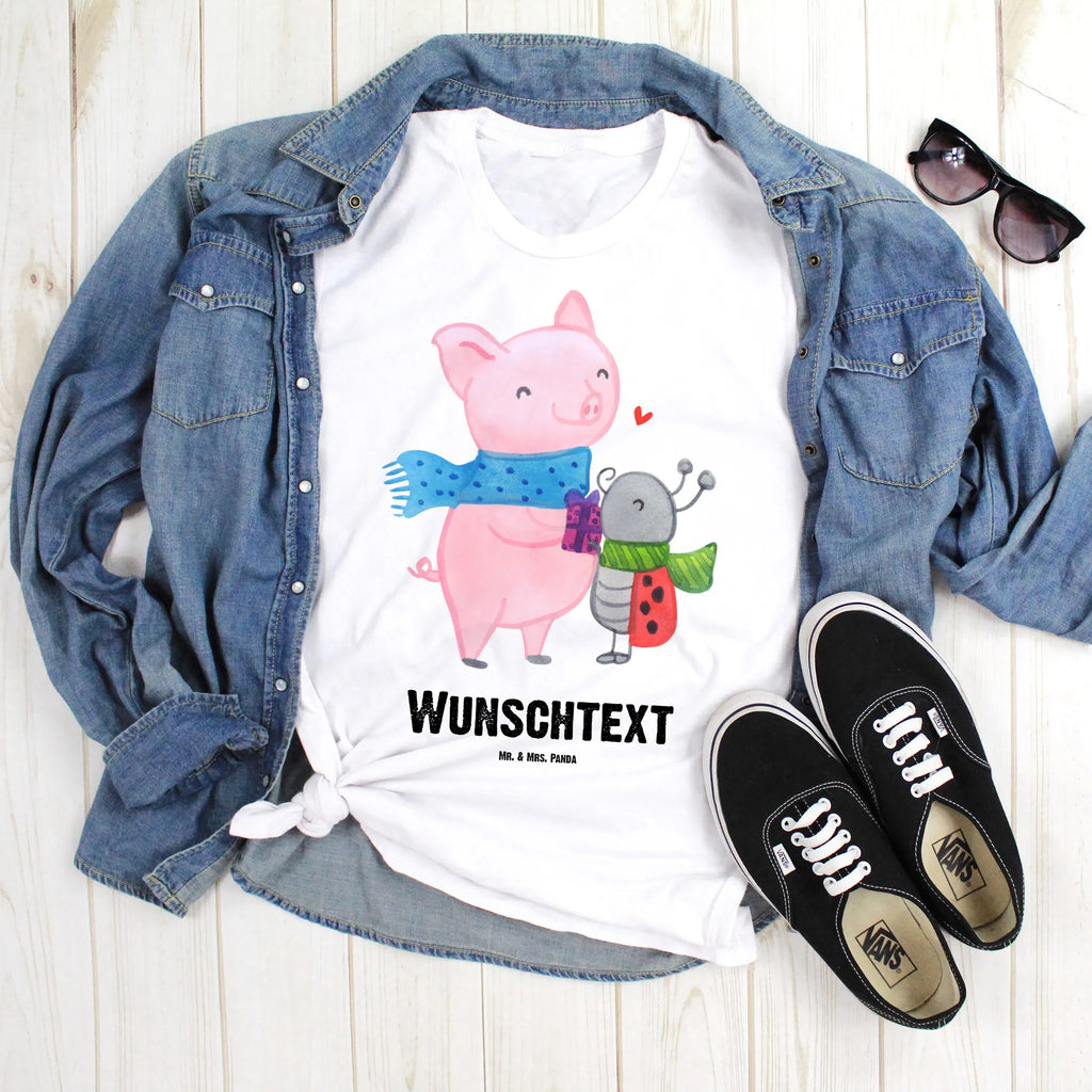 Rozmiar L Personalizowana koszulka Rozgrzana Świnka Smörle T-Shirt mit Aufruck, T-Shirt mit Namen, T-Shirt Personalisiert, Weihnachten, Winter, Weihnachtsdeko, Nikolaus, Advent, Heiligabend, Wintermotiv, Glühwein Liebhaber Geschenk, Marienkäfer in Winterkleidung, Handgezeichnetes Glühschwein, Herzliches Marienkäfer Motiv, Winterlicher Glühwein Spruch, Romantische Geschenkidee Glühwein, Glühwein Ist Köstlich Spruch, Kreatives Glühschwein Design, Süßer Marienkäfer Gibt Geschenk, Smörle Der Stolze Marienkäfer