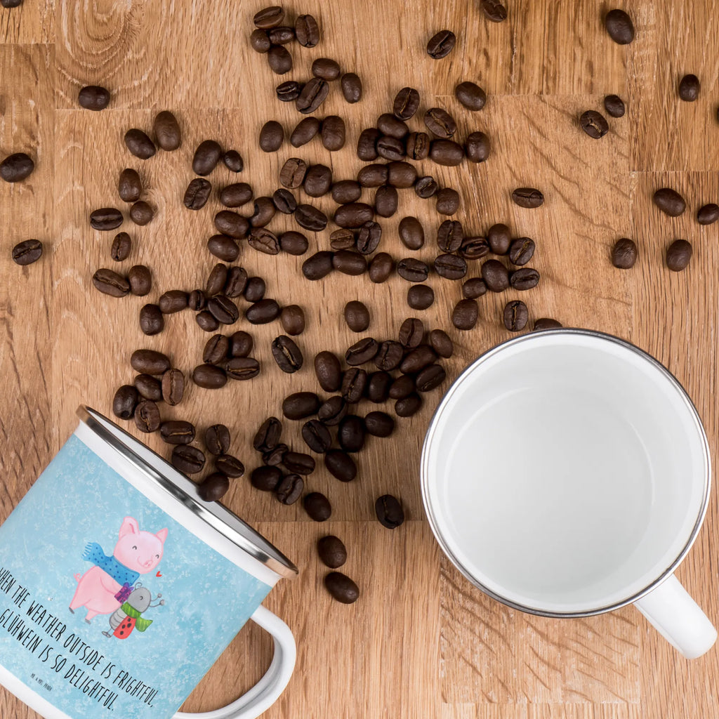 Kempingowy kubek emaliowany Rozgrzana Świnka Smörle Kaffeebecher, Becher, blechbecher, Metalltasse, Teebecher, becher emaille, Emailletasse, Emaille Becher, emaillebecher, metallbecher, Kaffeetasse, Tasse, Teetasse, Tasse Emaille, Blechtasse, Campingbecher, wanderbecher, reisetasse, wandertasse, Trinkbecher, Campingtasse, Emaille Tasse, Reisebecher, Pott, Weihnachten, Winter, Weihnachtsdeko, Nikolaus, Advent, Heiligabend, Wintermotiv, Handgezeichnetes Glühschwein, Marienkäfer in Winterkleidung, Romantische Geschenkidee Glühwein, Süßer Marienkäfer Gibt Geschenk, Kreatives Glühschwein Design, Smörle Der Stolze Marienkäfer, Herzliches Marienkäfer Motiv, Glühwein Ist Köstlich Spruch, Winterlicher Glühwein Spruch, Glühwein Liebhaber Geschenk