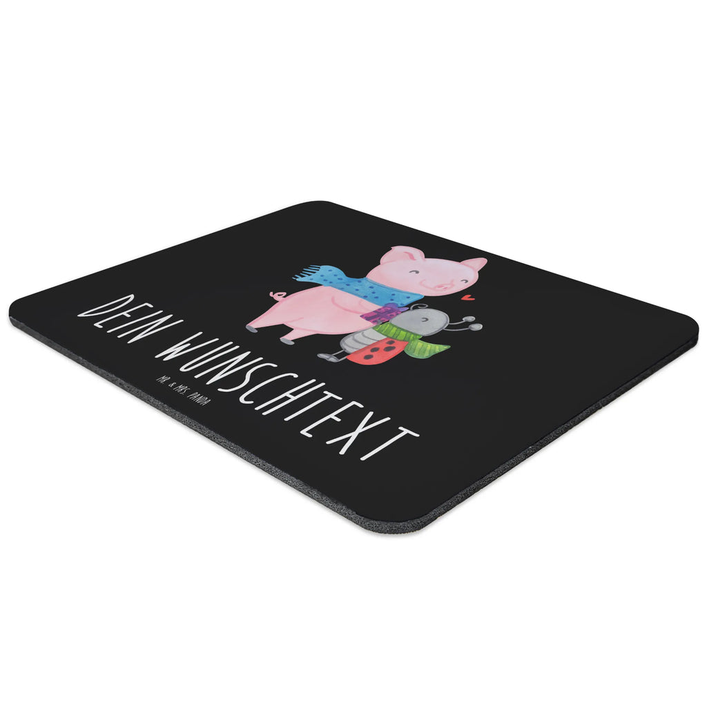 Personalisiertes Mauspad Glühschwein Smörle Mousepad mit Namen, selbst bedrucken, Mauspad bedrucken, Mauspad mit Namen, Personalisiertes Mousepad, Mauspad mit Namen gestalten, Arbeitszimmer Geschenk, Einzigartiges Mauspad, Büro Geschenk, Personalisiertes Mouse Pad, Selbst bedrucken, Personalisiertes Mauspad, Mouse Pad mit Namen, Mousepad bedrucken, Namensaufdruck, Individuelles Mauspad, Winter, Weihnachten, Weihnachtsdeko, Nikolaus, Advent, Heiligabend, Wintermotiv, Winterlicher Glühwein Spruch, Romantische Geschenkidee Glühwein, Smörle der stolze Marienkäfer, Handgezeichnetes Glühschwein, Marienkäfer in Winterkleidung, Kreatives Glühschwein Design, Glühwein ist köstlich Spruch, Glühwein Liebhaber Geschenk, Herzliches Marienkäfer Motiv, Süßer Marienkäfer gibt Geschenk