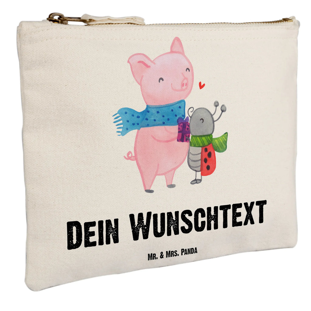 Personalisierte Schminktasche Glühschwein Smörle Schminktasche Nachhaltig Mit Wunschtext, Schminktasche Leder Mit Gravur, Personalisierte Schminktasche, Stiftetasche mit Wunschtext, Schminktasche Klein Personalisiert, Kosmetiktasche Personalisiert, Kosmetiktasche Damen Mit Namen, Schminktasche Zum Aufhängen Mit Name, Stifteaufbewahrung Personalisiert, Kosmetiktasche Für Handtasche Personalisiert, Schminkbeutel Mit Gravur, Make-Up Tasche Mit Name, Schminktasche Für Unterwegs Mit Personalisierung, Kulturbeutel Damen Personalisiert, Schminktasche Mit Fächern Personalisiert, Schminktäschchen Mit Initialen, Reise-Kosmetiktasche Mit Name, Schminktasche Für Teenager Mit Namen, Schminktasche Für Unterwegs Mit Wunschtext, Schminktasche Mit Namen, Schminktasche Mit Wunschtext, Schminktasche Stoff Mit Namen, Schminktasche Reise Mit Namen, Schminktasche Mit Muster Und Namen, Schminktasche Groß Mit Wunschtext, Kosmetiktasche Organizer Mit Wunschtext, Aufbewahrung Für Schminke Mit Namen, Schminktasche Mit Reißverschluss Und Namen, Schminktasche Geschenk Personalisiert, Schminktasche Für Mädchen Mit Wunschtext, Schminktasche Blumen Mit Initialen, Schminktasche Tiermotiv Mit Namen, Kosmetiktasche Zum Mitnehmen Mit Namen, Weihnachten, Winter, Weihnachtsdeko, Nikolaus, Advent, Heiligabend, Wintermotiv, Süßer Marienkäfer Gibt Geschenk, Glühwein Ist Köstlich Spruch, Marienkäfer in Winterkleidung, Handgezeichnetes Glühschwein, Glühwein Liebhaber Geschenk, Herzliches Marienkäfer Motiv, Romantische Geschenkidee Glühwein, Winterlicher Glühwein Spruch, Kreatives Glühschwein Design, Smörle Der Stolze Marienkäfer