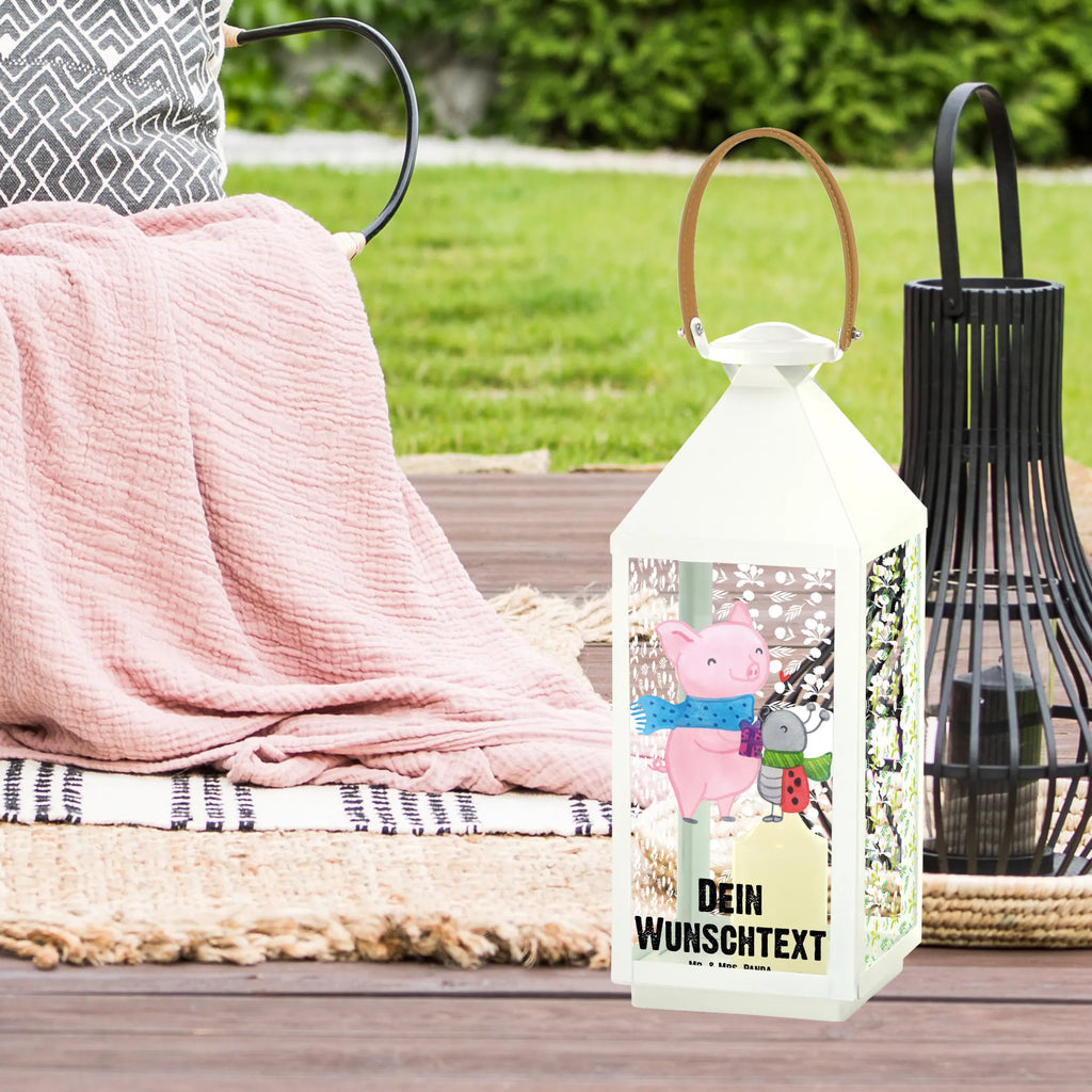 Personalisierte Deko Laterne Glühschwein Smörle Wetterfeste Laterne Mit Wunschname, Laterne Mit Blumenmotiv Und Wunschname, Weiße Laterne Mit Wunschname, Windlicht, Shabby-Chic-Laterne Mit Wunschname, Pastellfarbene Laterne Mit Namensdruck, Lichterlaterne Mit Wunschname, Romantische Laterne Mit Wunschname, Laterne Mit Griff Und Wunschname, Innenraum-Laterne Mit Namen, Metall Laterne, Holzlaterne Mit Namensdruck, Klassische Laterne Mit Namensgravur, Laterne Mit Sternenmuster Und Namen, Metalllaterne Mit Namen, LED-Laterne Mit Namensgravur, Landhausstil-Laterne Mit Namen, Minimalistische Laterne Mit Namen, Leuchten, Orientalische Laterne Mit Namensdruck, Glaslaterne Mit Wunschname, Personalisierte Deko Laterne, Kerzenlaterne Mit Namensdruck, Hängelaterne Mit Namensgravur, Gartenlaterne Personalisiert, Stellbare Laterne Mit Namen, Motivlaterne Mit Namensgravur, Laternen-Set Personalisiert, Vintage-Laterne Personalisiert, Kleine Laterne Mit Namensdruck, Beleuchtete Laterne Mit Namen, XXL-Laterne Mit Wunschname, Hängeleuchte, Tischlaterne Mit Wunschname, Deko Laterne, Laternenwindlicht Mit Namen, Maritim-Laterne Mit Wunschname, Lichterkettenlaterne Mit Namen, Windlichtlaterne Mit Namensgravur, Teelichthalter Laterne Mit Wunschname, Laterne Deko Mit Namen, Rustikale Laterne Mit Namensgravur, Outdoor-Laterne Mit Wunschname, Deko Laterne Mit Namen, Moderne Laterne Mit Namen, Hängelaterne Deko Mit Namen, Skandinavische Laterne Mit Namen, Spiegelglas-Laterne Mit Namensdruck, Terrasse-Laterne Mit Wunschnamen, Dekolaterne Mit Wunschname, Weihnachten, Winter, Weihnachtsdeko, Nikolaus, Advent, Heiligabend, Wintermotiv, Romantische Geschenkidee Glühwein, Glühwein Liebhaber Geschenk, Glühwein Ist Köstlich Spruch, Handgezeichnetes Glühschwein, Kreatives Glühschwein Design, Marienkäfer in Winterkleidung, Smörle Der Stolze Marienkäfer, Süßer Marienkäfer Gibt Geschenk, Herzliches Marienkäfer Motiv, Winterlicher Glühwein Spruch