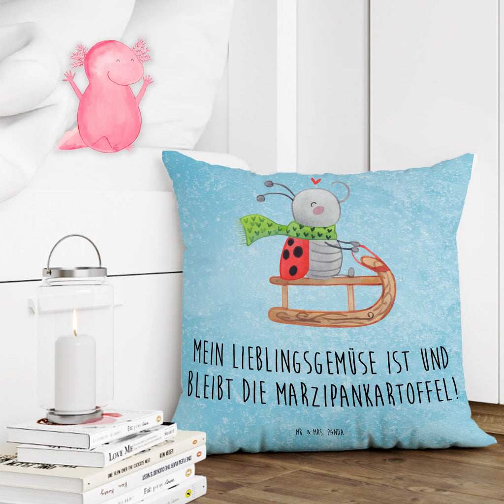 40x40 Kissen Smörle Rodeln Motivkissen, Kissenbezug 40x40, sofakissen, Kissen 40x40 Waschbar, Sofakissen, Kissenhülle, Zierkissen, Couchkissen, Kopfkissen 40x40, Kissenbezüge, Dekokissen Sofa, Kissen 40x40, Kissen, Kissenhülle 40x40, Sofakissen 40x40, Kopfkissen, sitzkissen, Dekokissen 40x40, Dekokissen, Winter, Weihnachten, Weihnachtsdeko, Nikolaus, Advent, Heiligabend, Wintermotiv, Marzipan, Smörle, Schlittenfahren