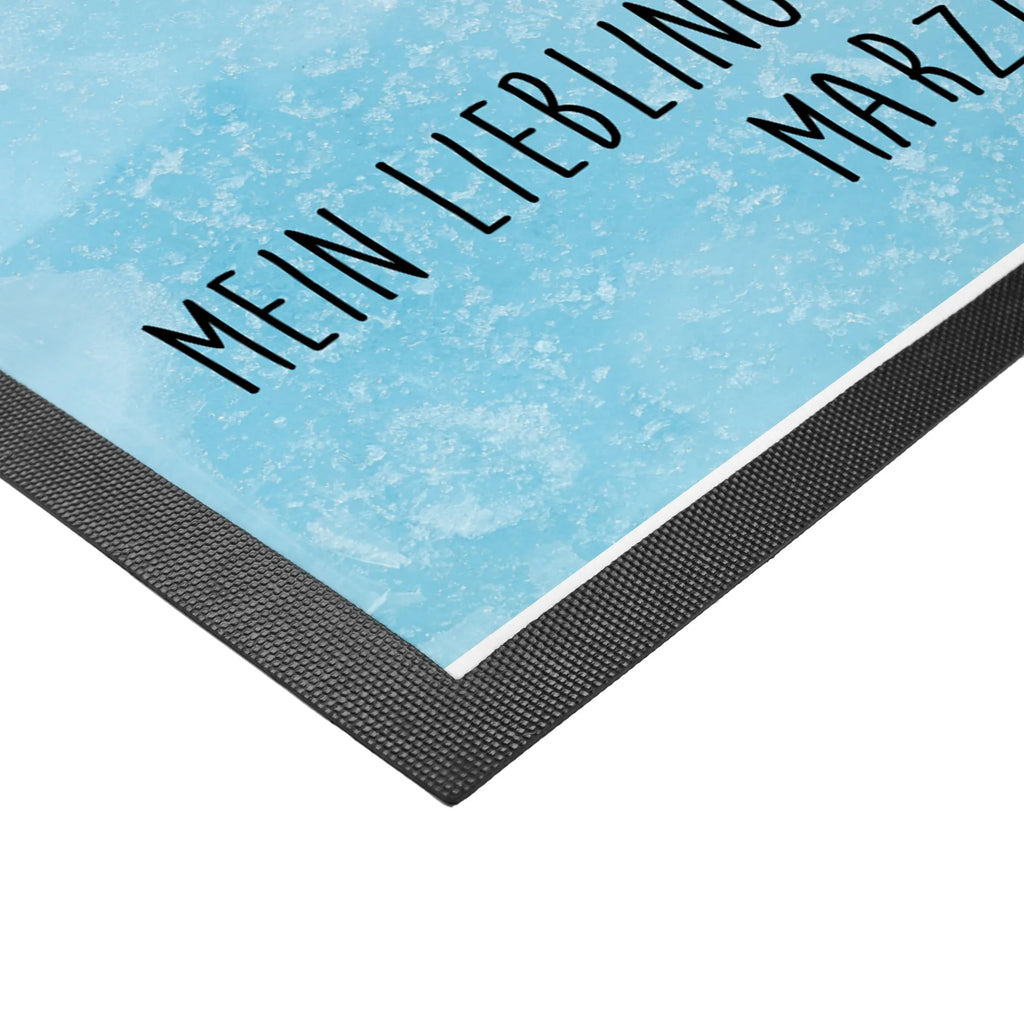 Fußmatte Smörle Rodeln fußmatte, sauberlaufmatten, Schmutzmatte, schmutzfangmatten, Schmutzfangteppich, Eingangsmatte, Haustürmatte, Eingangsteppich, außenmatte, Fußabstreifer, flurmatte, Schmutzfangmatte, Abtretmatte, hausmatte, Fußabtreter, matte haustür, Sauberlaufmatte, Schmutzfänger, Türvorleger, Schuhabstreifer, Fussmatte, Fußmatten, abstreifer, Türmatte, türmatten, Abtreter, Weihnachten, Winter, Weihnachtsdeko, Nikolaus, Advent, Heiligabend, Wintermotiv, Schlittenfahren, Marzipan, Smörle