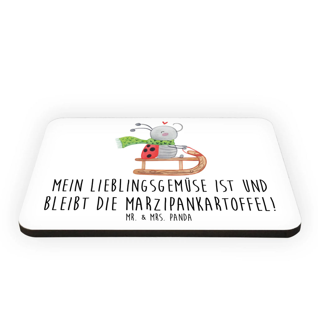 Magnet Smörle Rodeln Whiteboard Magnet, Dekomagnet, Kühlschrank Dekoration, Kühlschrankmagnet, Notiz Magnet, Pinnwandmagnet, Motivmagnete, Souvenir Magnet, Winter, Weihnachten, Weihnachtsdeko, Nikolaus, Advent, Heiligabend, Wintermotiv, Smörle, Schlittenfahren, Marzipan
