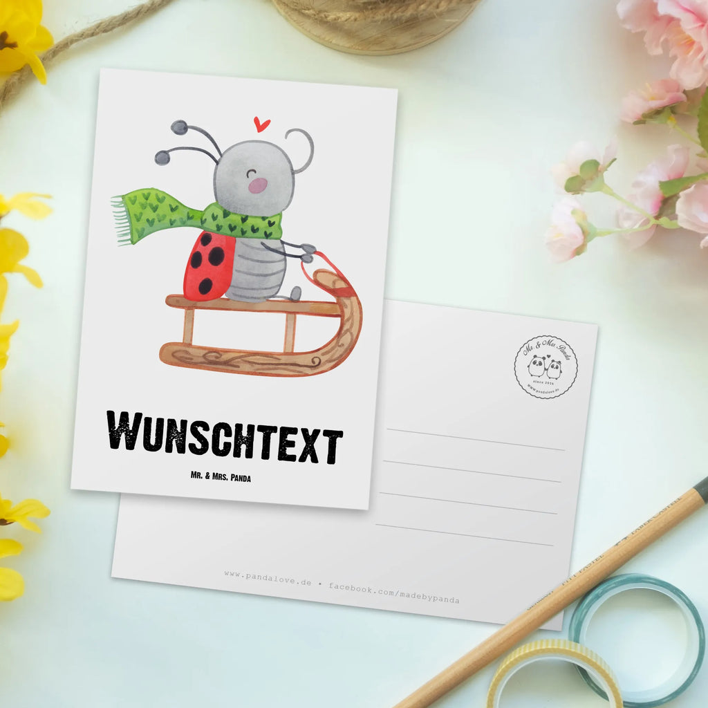 Personalisierte Postkarte Smörle Rodeln Karte mit Namen, Grußkarte mit Wunschtext, Einladung mit Namen, Karte mit Wunschtext, Postkarte mit Wunschtext, Postkarte personalisierbar, Postkarte bedrucken, Ansichtskarte mit Namen, Postkarte mit Namen, Geschenkkarte mit Wunschtext, Ansichtskarte mit Wunschtext, Geschenkkarte mit Namen, Einladung mit Wunschtext, Grußkarte mit Namen, Winter, Weihnachten, Weihnachtsdeko, Nikolaus, Advent, Heiligabend, Wintermotiv, Marzipan, Schlittenfahren, Smörle