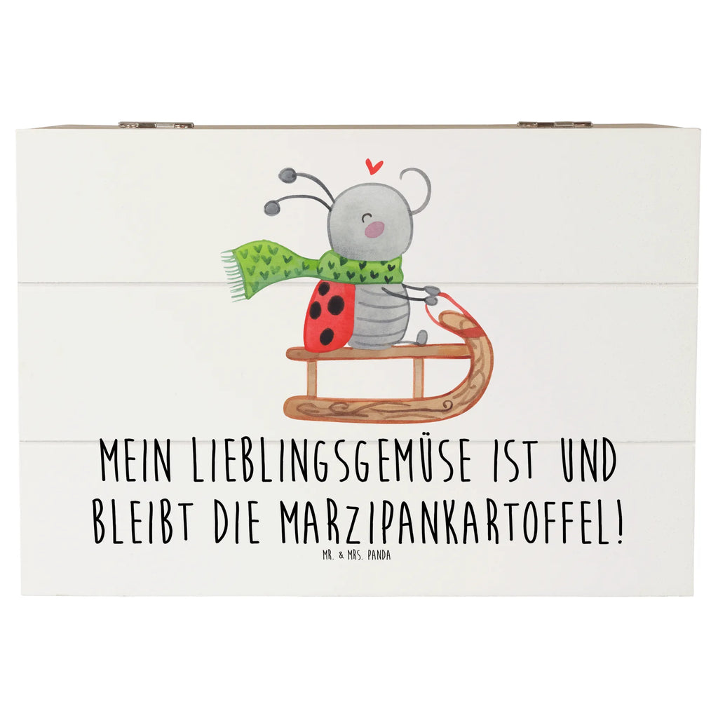 Holzkiste Smörle Rodeln Holz Aufbewahrungsbox, holzkästchen, Holzkisten, kiste holz, Schatulle, aufbewahrungstruhe, box holz, Aufbewahrungsbox aus Holz, aufbewahrungskisten, aufbewahrungskiste mit deckel, Box aus Holz, aufbewahrungsboxen, Aufbewahrungsbox, Holzkiste, Holzkiste mit Deckel, holztruhen, Holzbox mit Deckel, truhe holz, Aufbewahrungsbox Holz, holzschatulle, Holzbox, holzschachtel, Holztruhe, Holzboxen, Aufbewahrungskiste, Winter, Weihnachtsdeko, Nikolaus, Advent, Heiligabend, Wintermotiv, Weihnachten, Marzipan, Schlittenfahren, Smörle
