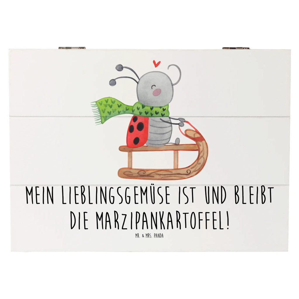 Holzkiste Smörle Rodeln Holz Aufbewahrungsbox, holzkästchen, Holzkisten, kiste holz, Schatulle, aufbewahrungstruhe, box holz, Aufbewahrungsbox aus Holz, aufbewahrungskisten, aufbewahrungskiste mit deckel, Box aus Holz, aufbewahrungsboxen, Aufbewahrungsbox, Holzkiste, Holzkiste mit Deckel, holztruhen, Holzbox mit Deckel, truhe holz, Aufbewahrungsbox Holz, holzschatulle, Holzbox, holzschachtel, Holztruhe, Holzboxen, Aufbewahrungskiste, Winter, Weihnachtsdeko, Nikolaus, Advent, Heiligabend, Wintermotiv, Weihnachten, Marzipan, Schlittenfahren, Smörle