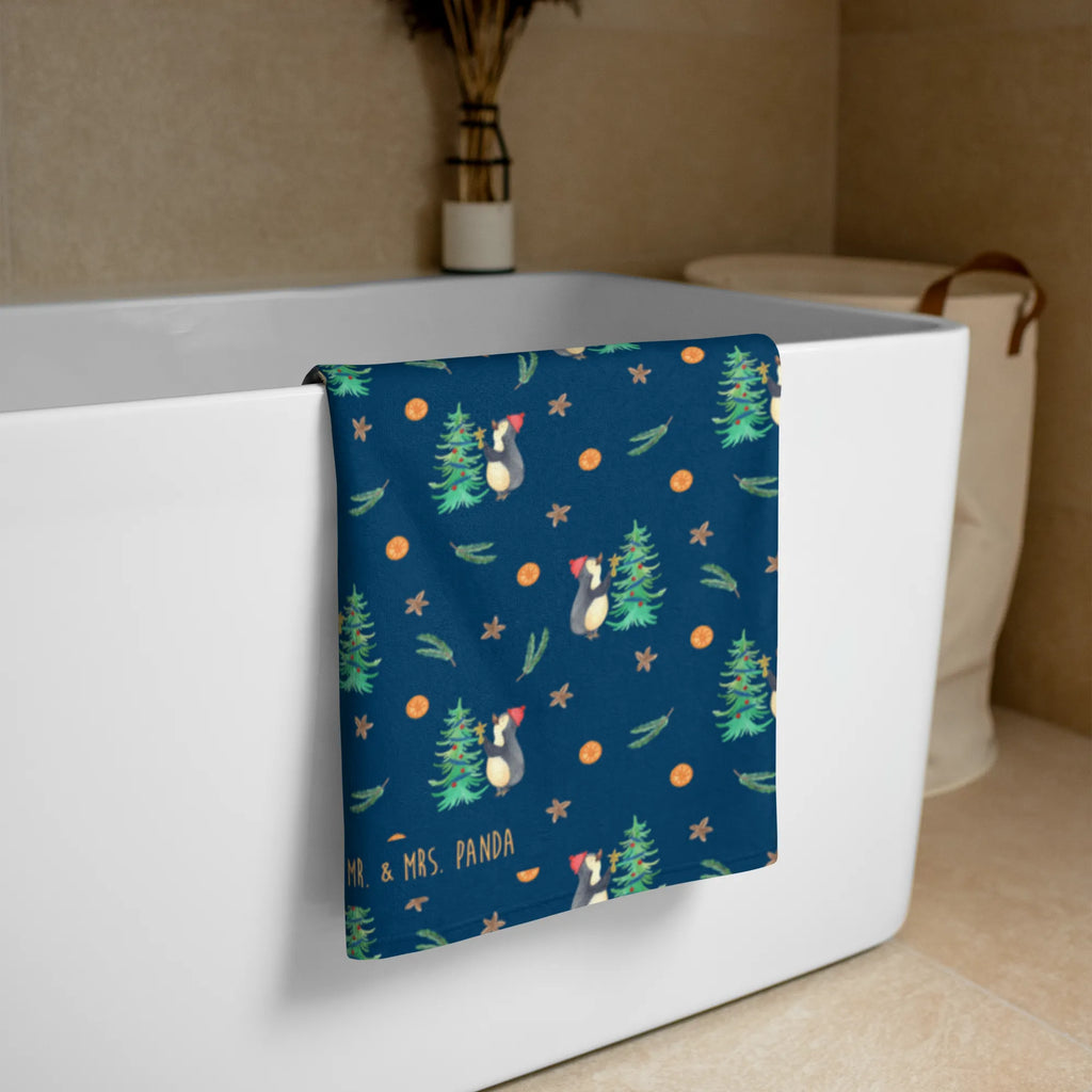 XL Badehandtuch Pinguin Weihnachtsbaum Muster Handtuch Für Wellness, Badehandtuch XL, Duschtuch XL, Umweltfreundliches Handtuch Groß, Handtuch XL Modern, Handtuch Für Sauna Groß, Handtuch Groß Für Sport, XL Handtuch, Weiches XL Handtuch, XL Handtuch Grau, Handtuch XL Für Männer, Handtuch Für Erwachsene XL, Großes Handtuch Unifarben, Extra Großes Handtuch, XL Handtuch Aus Bio Baumwolle, Handtuch Für Strand XL, Handtuch XL Klassisch, Strapazierfähiges XL Handtuch, Flauschiges Handtuch XL, XL Handtuch Weiß, Handtuch Für Große Personen, Saugfähiges Großes Handtuch, Handtuch XL Für Kinder, Badetuch Extra Groß, Großes Handtuch Für Badezimmer, Waschbares Handtuch XL, XL Handtuch Mit Muster, Saunatuch XL, Design Handtuch XL, Handtuch Für Dusche XL, Handtuch Übergröße, Handtuch XL Für Frauen, XL Handtuch Bunt, Nachhaltiges Handtuch XL, Pflegeleichtes Handtuch Groß, Handtuch XL Aus Baumwolle, Mikrofaser Handtuch XL, Großes Handtuch, Handtuch XL Geschenkidee, Winter, Weihnachten, Weihnachtsdeko, Nikolaus, Advent, Heiligabend, Wintermotiv, Pinguin