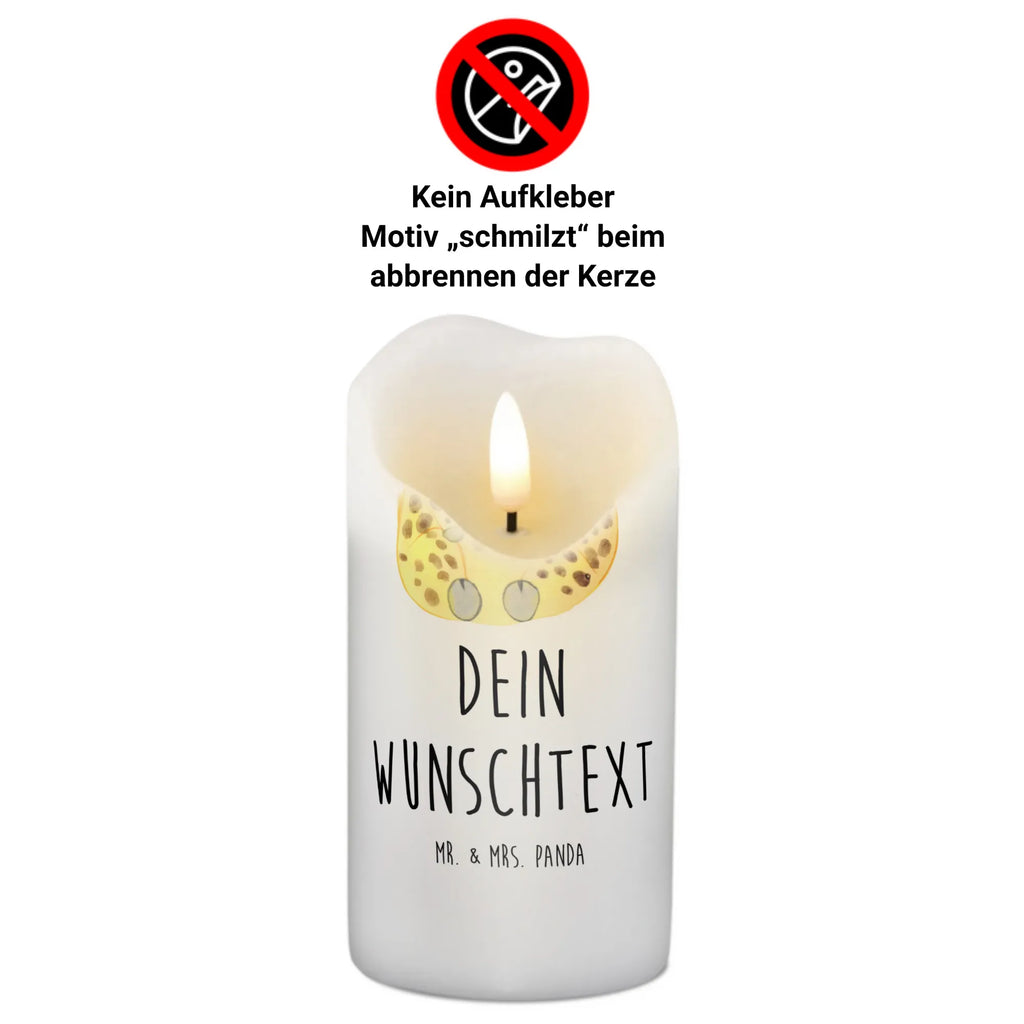 Personalisierte Kerze Giraffe Blumenkranz Tischkerze Mit Namensdruck, LED-Kerze Mit Wunschname, Bienenwachskerze Mit Wunschname, Gastgeschenk Kerze Mit Namen, Kommunionkerze Mit Namen, Teelicht Mit Namensdruck, Osterkerze Mit Namen, Glas-Kerze Mit Wunschname, Trauerkerze Mit Namen, Andachtskerze Mit Namensgravur, Laternenkerze Mit Namensdruck, Kerze Mit Namen, Kerze Mit Prägung Und Wunschname, Tafelkerze Mit Wunschname, Votivkerze Mit Wunschname, Fair-Trade-Kerze Mit Namensgravur, Metall-Kerze Mit Namensgravur, Kerze Mit Spruch Und Namen, Holz-Kerze Mit Namen, Duftkerze Mit Namen, Firmungskerze Mit Wunschname, Handgemachte Kerze Mit Wunschname, Gedenkkerze Mit Namen, Kerze Für Geburtstag Mit Wunschname, Streukerze Mit Namensdruck, Stumpenkerze Mit Namensgravur, Outdoor-Kerze Mit Namensgravur, Kerzen-Set Mit Namensgravur, Bio-Kerze Mit Wunschname, Kerze Für Hochzeit Mit Namensgravur, Gartenkerze Mit Namen, Grabkerze Mit Namensgravur, Sojawachskerze Mit Namensdruck, Stearinkerze Mit Gravur, Personalisierte Kerze, Stabkerze Mit Gravur, Handgegossene Kerze Mit Namen, Weihnachtskerze Mit Namensgravur, Blockkerze Mit Namensdruck, Taufekerze Mit Namensgravur, Schwimmkerze Mit Namen, Adventskerze Mit Wunschname, Afrika, Wildtiere, Selbstliebe, Giraffe, Abenteurer, Blumenkranz, Freundin