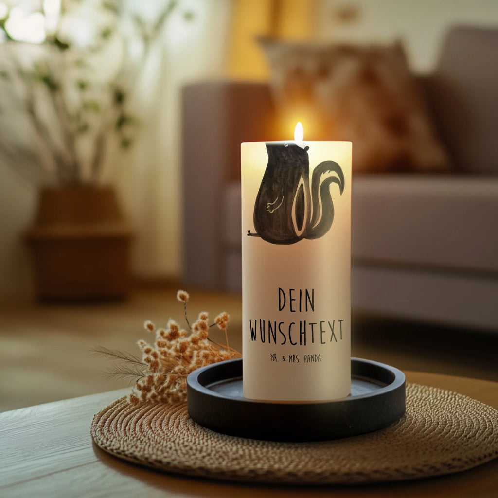 Personalizowana świeca skunks siedzenie Stumpenkerze Mit Namensgravur, Teelicht Mit Namensdruck, Kerze Für Geburtstag Mit Wunschname, Blockkerze Mit Namensdruck, Bienenwachskerze Mit Wunschname, Glas-Kerze Mit Wunschname, Kerze Für Hochzeit Mit Namensgravur, Gedenkkerze Mit Namen, Holz-Kerze Mit Namen, LED-Kerze Mit Wunschname, Personalisierte Kerze, Stabkerze Mit Gravur, Duftkerze Mit Namen, Taufekerze Mit Namensgravur, Firmungskerze Mit Wunschname, Stearinkerze Mit Gravur, Laternenkerze Mit Namensdruck, Bio-Kerze Mit Wunschname, Kerze Mit Prägung Und Wunschname, Handgemachte Kerze Mit Wunschname, Adventskerze Mit Wunschname, Trauerkerze Mit Namen, Grabkerze Mit Namensgravur, Fair-Trade-Kerze Mit Namensgravur, Streukerze Mit Namensdruck, Kommunionkerze Mit Namen, Andachtskerze Mit Namensgravur, Tafelkerze Mit Wunschname, Metall-Kerze Mit Namensgravur, Kerze Mit Namen, Outdoor-Kerze Mit Namensgravur, Weihnachtskerze Mit Namensgravur, Tischkerze Mit Namensdruck, Kerze Mit Spruch Und Namen, Gastgeschenk Kerze Mit Namen, Schwimmkerze Mit Namen, Osterkerze Mit Namen, Kerzen-Set Mit Namensgravur, Handgegossene Kerze Mit Namen, Sojawachskerze Mit Namensdruck, Votivkerze Mit Wunschname, Gartenkerze Mit Namen, Stinktier, Skunk, Raubtier, Recht, Spruch, Wildtier, Stinki, Büro, Besserwisser, Stinker
