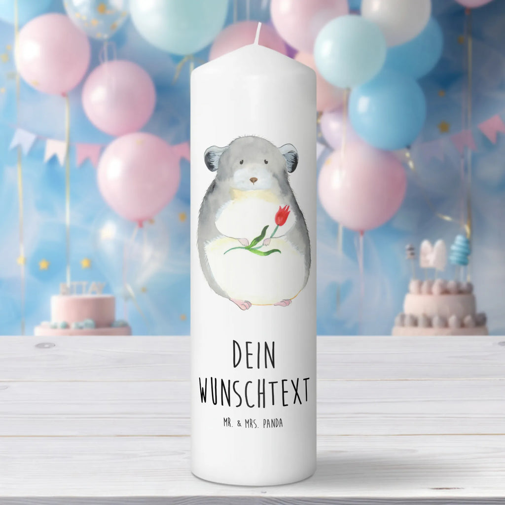 Personalisierte Kerze Chinchilla mit Blume Taufekerze Mit Namensgravur, Schwimmkerze Mit Namen, Stearinkerze Mit Gravur, Kerze Mit Spruch Und Namen, Sojawachskerze Mit Namensdruck, Andachtskerze Mit Namensgravur, Tischkerze Mit Namensdruck, Blockkerze Mit Namensdruck, Outdoor-Kerze Mit Namensgravur, Handgemachte Kerze Mit Wunschname, Adventskerze Mit Wunschname, Kerzen-Set Mit Namensgravur, Kommunionkerze Mit Namen, Teelicht Mit Namensdruck, Kerze Mit Prägung Und Wunschname, Stumpenkerze Mit Namensgravur, Bienenwachskerze Mit Wunschname, Kerze Mit Namen, Votivkerze Mit Wunschname, Gartenkerze Mit Namen, Gedenkkerze Mit Namen, LED-Kerze Mit Wunschname, Glas-Kerze Mit Wunschname, Kerze Für Geburtstag Mit Wunschname, Duftkerze Mit Namen, Fair-Trade-Kerze Mit Namensgravur, Kerze Für Hochzeit Mit Namensgravur, Personalisierte Kerze, Gastgeschenk Kerze Mit Namen, Weihnachtskerze Mit Namensgravur, Tafelkerze Mit Wunschname, Holz-Kerze Mit Namen, Osterkerze Mit Namen, Stabkerze Mit Gravur, Trauerkerze Mit Namen, Streukerze Mit Namensdruck, Bio-Kerze Mit Wunschname, Laternenkerze Mit Namensdruck, Grabkerze Mit Namensgravur, Firmungskerze Mit Wunschname, Metall-Kerze Mit Namensgravur, Handgegossene Kerze Mit Namen, Lustige Sprüche, Tiere, Tiermotive, Gute Laune, Büroalltag, traurig sein, Chaos, Depressionen, Chinchillas, Chinchilla, Glücklichsein, Büro, Liebeskummer, Kummer