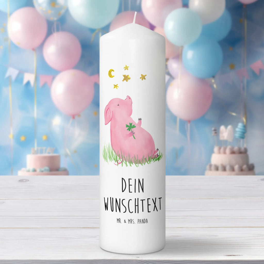 Personalisierte Kerze Glücksschwein Kerze Für Hochzeit Mit Namensgravur, Gedenkkerze Mit Namen, Stumpenkerze Mit Namensgravur, Stearinkerze Mit Gravur, Kerze Mit Namen, Andachtskerze Mit Namensgravur, Metall-Kerze Mit Namensgravur, Kommunionkerze Mit Namen, Bienenwachskerze Mit Wunschname, Kerze Mit Spruch Und Namen, Votivkerze Mit Wunschname, Weihnachtskerze Mit Namensgravur, Kerze Mit Prägung Und Wunschname, Glas-Kerze Mit Wunschname, Blockkerze Mit Namensdruck, Fair-Trade-Kerze Mit Namensgravur, Kerze Für Geburtstag Mit Wunschname, Gastgeschenk Kerze Mit Namen, Osterkerze Mit Namen, Sojawachskerze Mit Namensdruck, Teelicht Mit Namensdruck, Tafelkerze Mit Wunschname, Firmungskerze Mit Wunschname, Schwimmkerze Mit Namen, Kerzen-Set Mit Namensgravur, Handgemachte Kerze Mit Wunschname, Grabkerze Mit Namensgravur, Trauerkerze Mit Namen, LED-Kerze Mit Wunschname, Streukerze Mit Namensdruck, Taufekerze Mit Namensgravur, Tischkerze Mit Namensdruck, Outdoor-Kerze Mit Namensgravur, Gartenkerze Mit Namen, Handgegossene Kerze Mit Namen, Adventskerze Mit Wunschname, Holz-Kerze Mit Namen, Stabkerze Mit Gravur, Bio-Kerze Mit Wunschname, Duftkerze Mit Namen, Laternenkerze Mit Namensdruck, Personalisierte Kerze, Lustige Sprüche, Tiere, Tiermotive, Gute Laune, Glücksbringer, Glücksschwein. Glück, Motivation, Sernchen, Träume, Schweinchen, Sterne, Ziele, Schwein