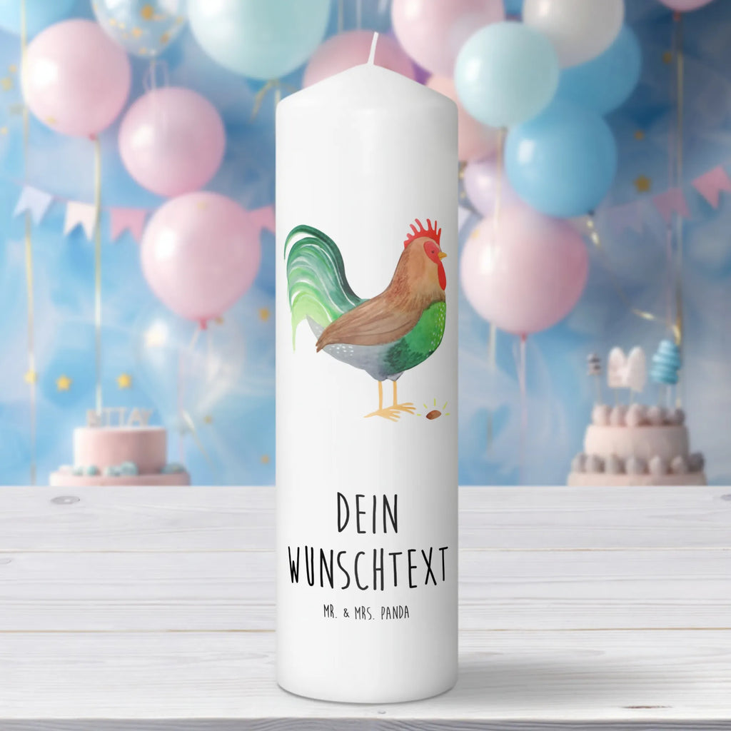 Personalisierte Kerze Hahn mit Korn Trauerkerze Mit Namen, Fair-Trade-Kerze Mit Namensgravur, Stumpenkerze Mit Namensgravur, Kerzen-Set Mit Namensgravur, Tafelkerze Mit Wunschname, Kerze Mit Namen, Andachtskerze Mit Namensgravur, Outdoor-Kerze Mit Namensgravur, Votivkerze Mit Wunschname, Personalisierte Kerze, Adventskerze Mit Wunschname, Kerze Mit Prägung Und Wunschname, Weihnachtskerze Mit Namensgravur, Taufekerze Mit Namensgravur, Gedenkkerze Mit Namen, Bio-Kerze Mit Wunschname, Kerze Für Hochzeit Mit Namensgravur, Stearinkerze Mit Gravur, Kerze Mit Spruch Und Namen, Laternenkerze Mit Namensdruck, Gastgeschenk Kerze Mit Namen, Streukerze Mit Namensdruck, Handgegossene Kerze Mit Namen, Holz-Kerze Mit Namen, Firmungskerze Mit Wunschname, Stabkerze Mit Gravur, Osterkerze Mit Namen, Schwimmkerze Mit Namen, Sojawachskerze Mit Namensdruck, Tischkerze Mit Namensdruck, Glas-Kerze Mit Wunschname, Metall-Kerze Mit Namensgravur, Gartenkerze Mit Namen, Kommunionkerze Mit Namen, Bienenwachskerze Mit Wunschname, Blockkerze Mit Namensdruck, Grabkerze Mit Namensgravur, Teelicht Mit Namensdruck, Handgemachte Kerze Mit Wunschname, LED-Kerze Mit Wunschname, Kerze Für Geburtstag Mit Wunschname, Duftkerze Mit Namen, Bauernhof, Hoftiere, Landwirt, Landwirtin, Natur, Eier, Henne, Hahn, Korn